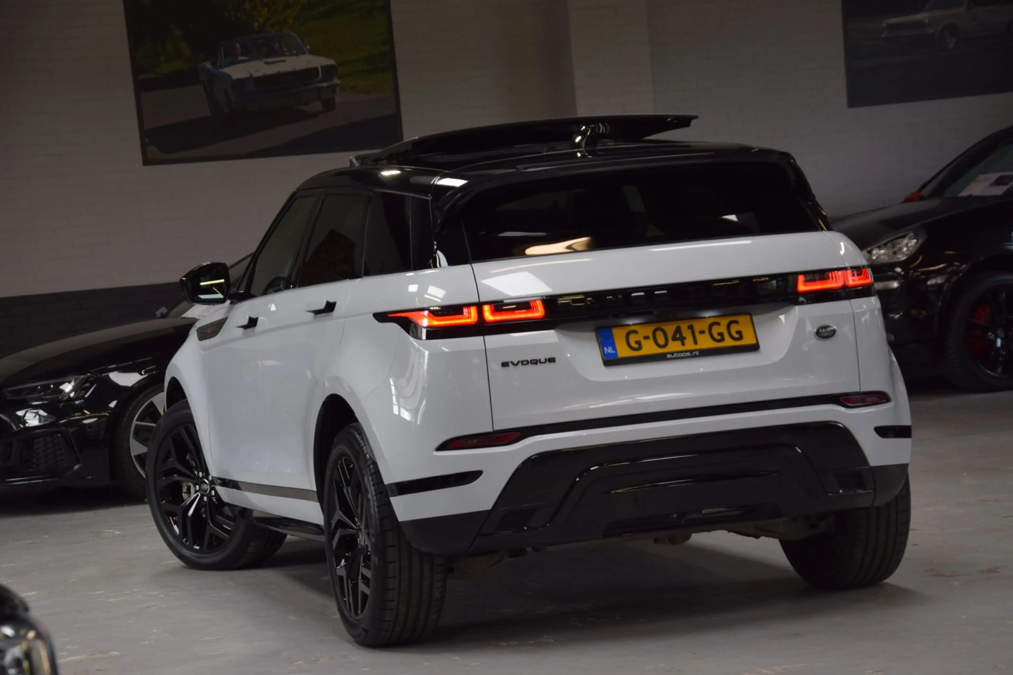 Land Rover Range Rover Evoque 2.0 P200 AWD R-Dynamic Navi|Panoramadak|Leder|Head — photo 2