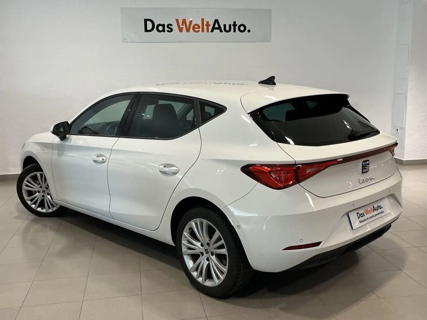 SEAT Leon 1.0 eTSI S&S Style DSG-7 110 Blanco - 2