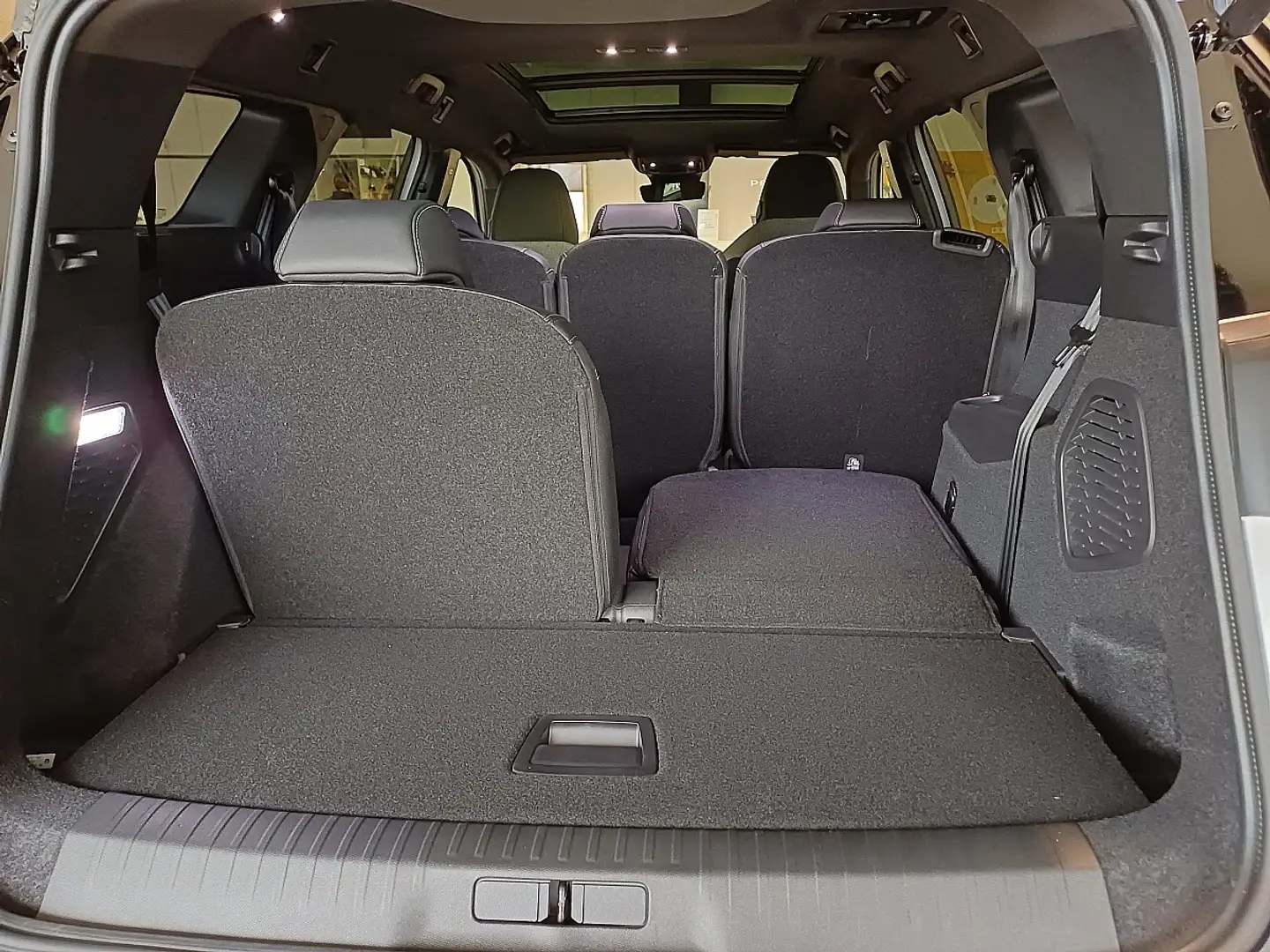 Peugeot 5008 mHEV 145 e-DCS6 Aut. GT Weiß - 2