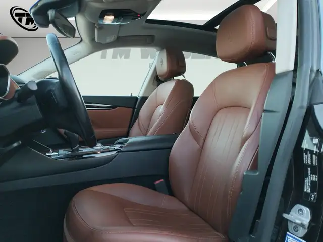 Maserati Levante view 10