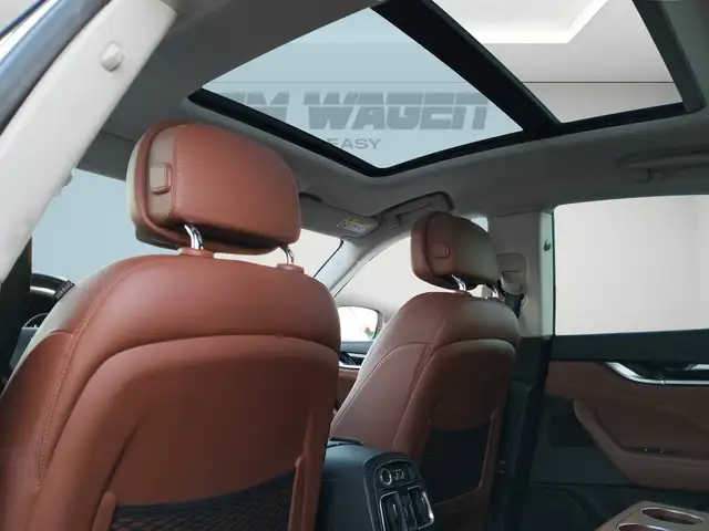 Maserati Levante view 12
