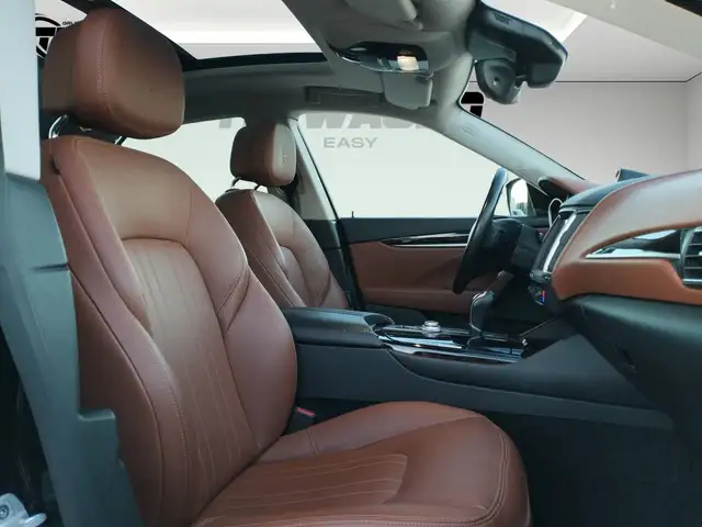 Maserati Levante view 15
