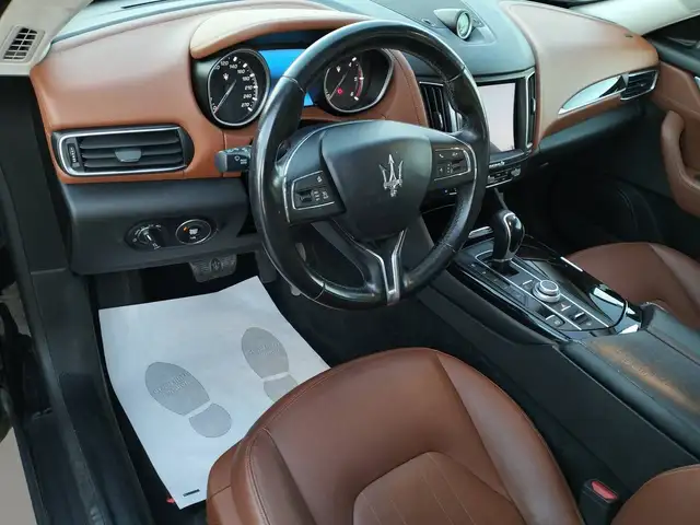 Maserati Levante view 8