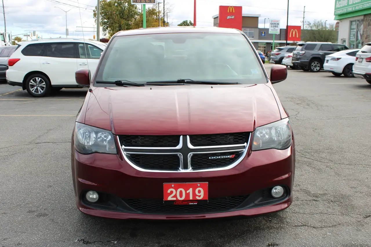 Dodge Grand Caravan снимка Dodge Grand Caravan