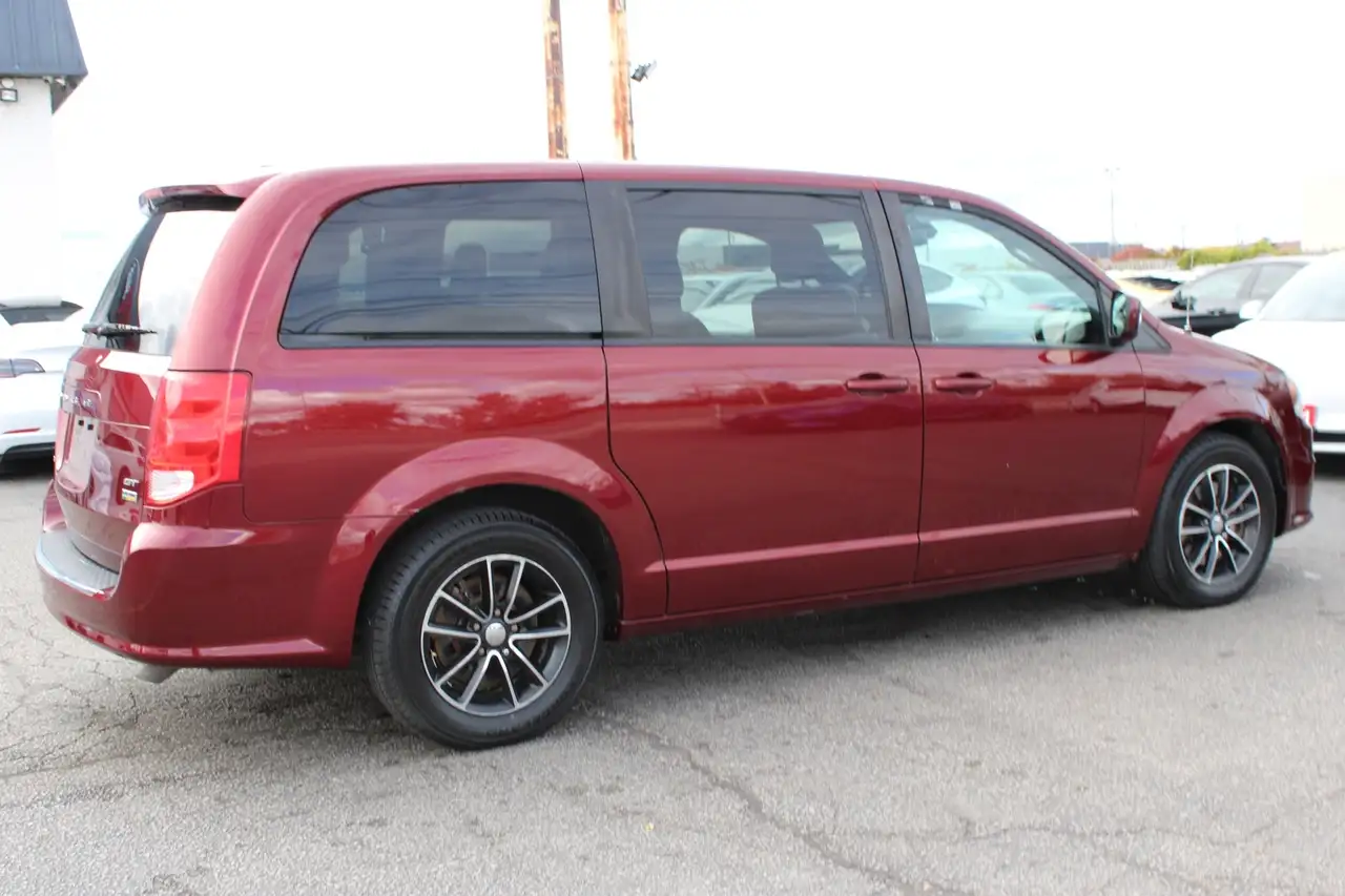Dodge Grand Caravan снимка Dodge Grand Caravan