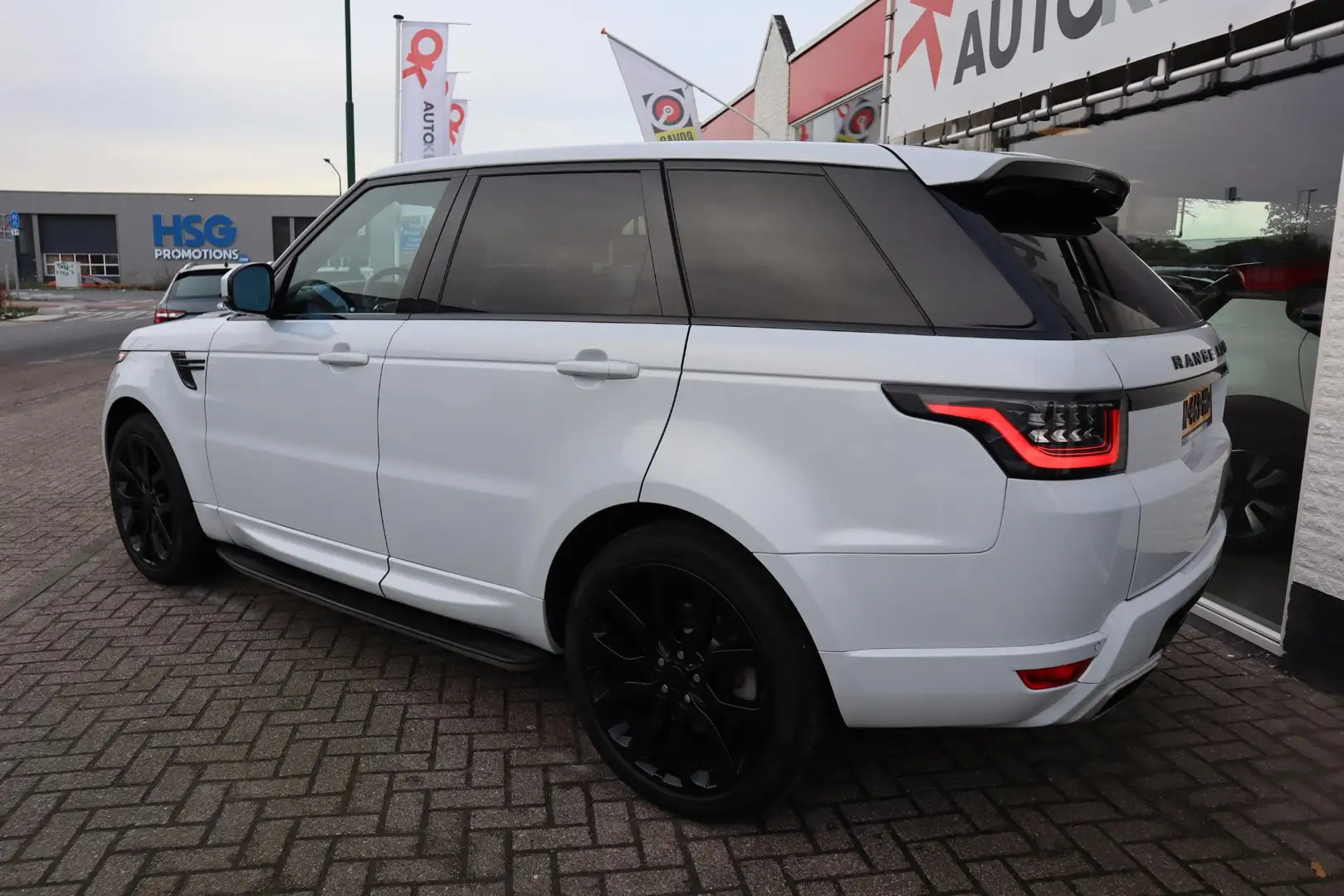 Land Rover Range Rover Sport 3.0 TDV6 HSE DYNAMIC PANORAMA|LEER|CAMERA Wit - 2