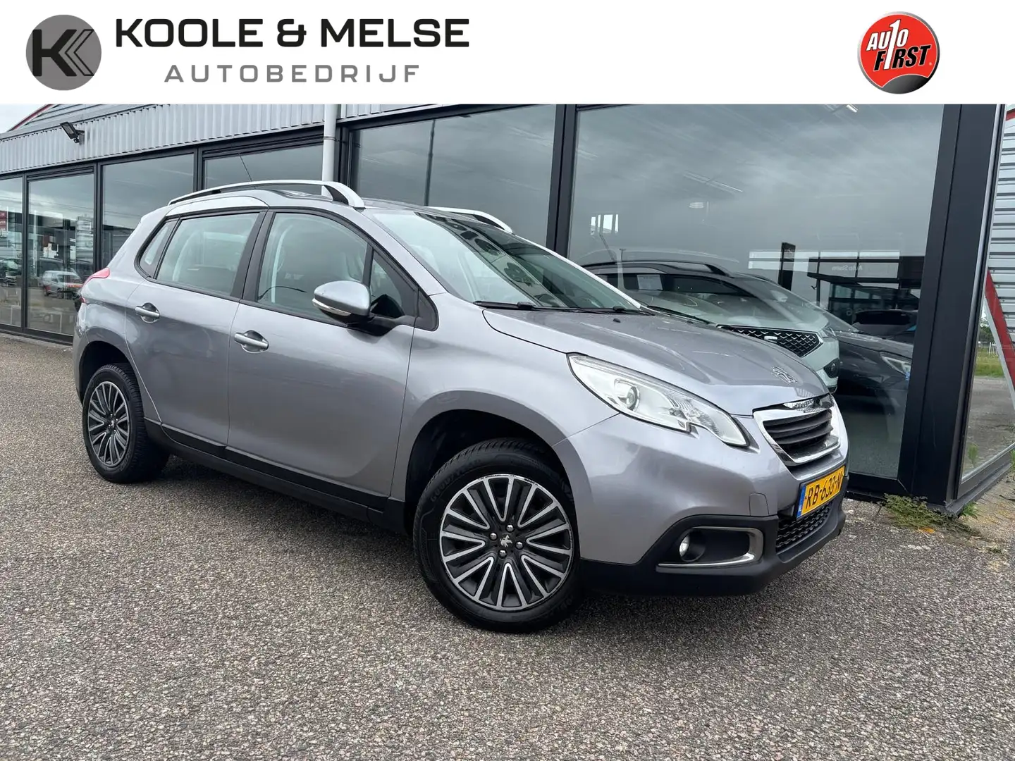 Peugeot 2008 1.2 VTi, trekhaak Grijs - 1