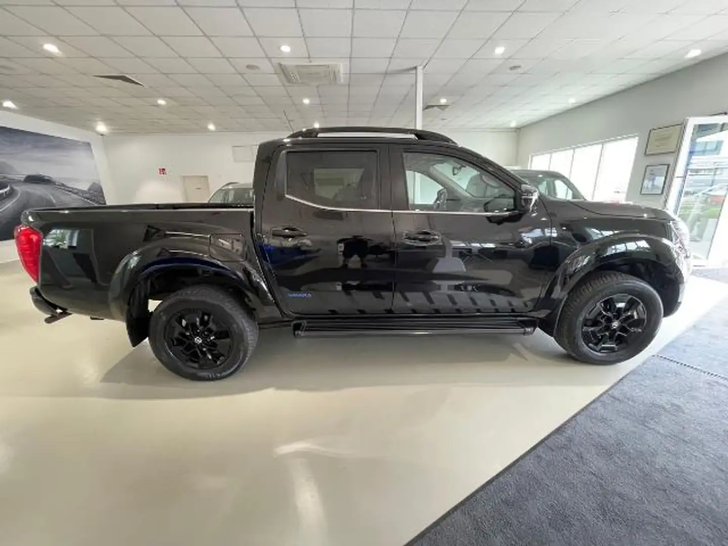 Nissan Navara 4x4 2.3 dCi N-Guard 4x4 incl. Garantie ! - 1