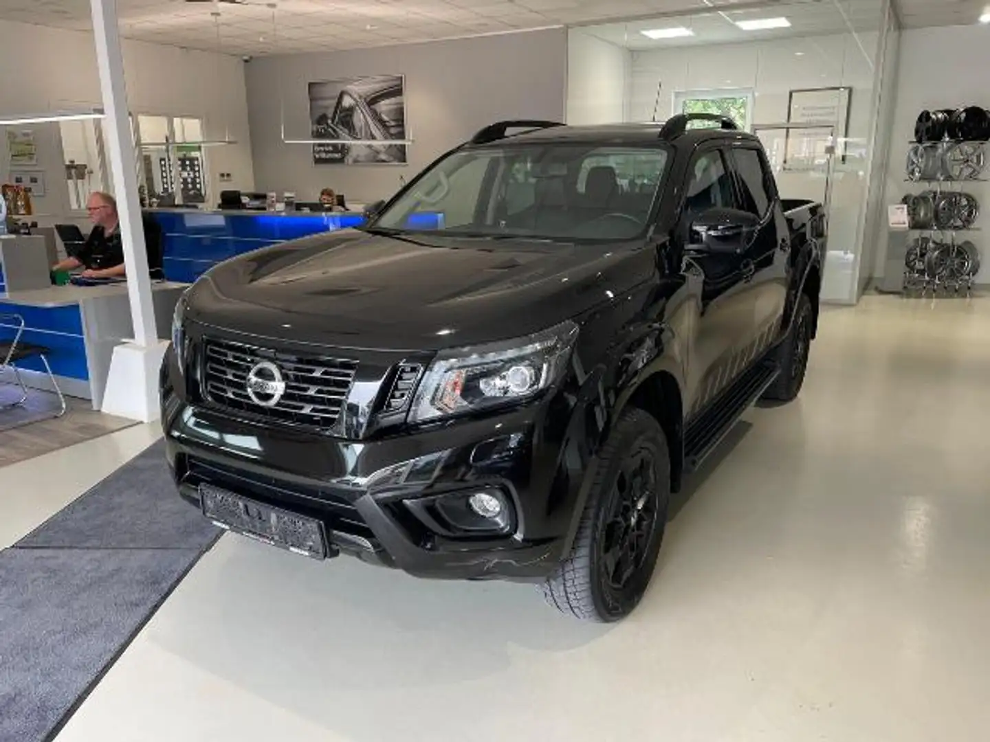 Nissan Navara 4x4 2.3 dCi N-Guard 4x4 incl. Garantie ! - 2