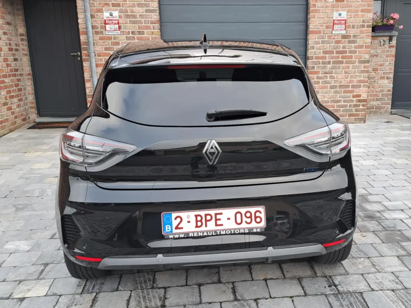 Renault Clio esprit alpine e-tech full hybrid 145 Zwart - 2