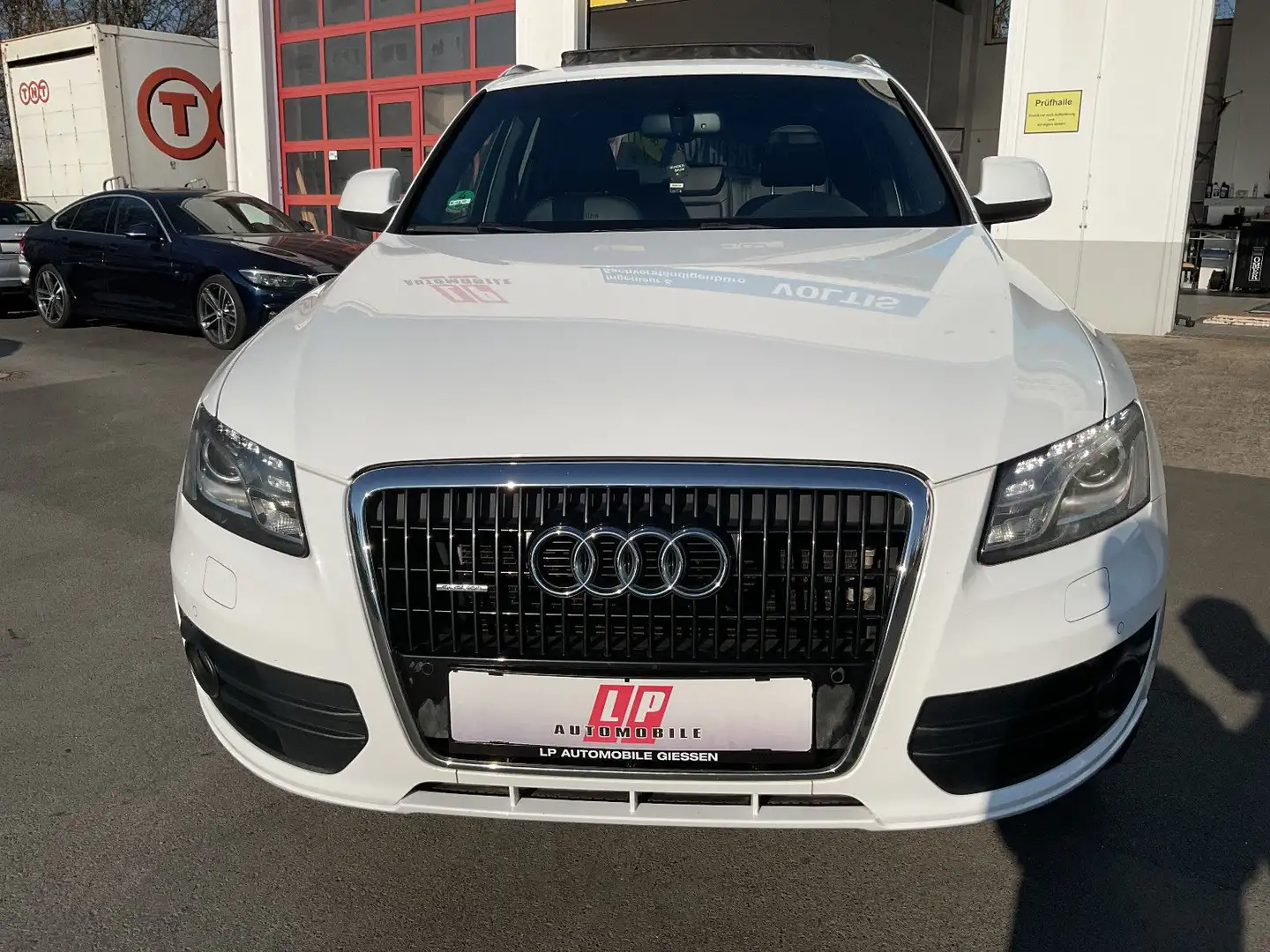 Audi Q5 3.0 TDI  quattro s line Pano Xenon Alcantara Weiß - 2