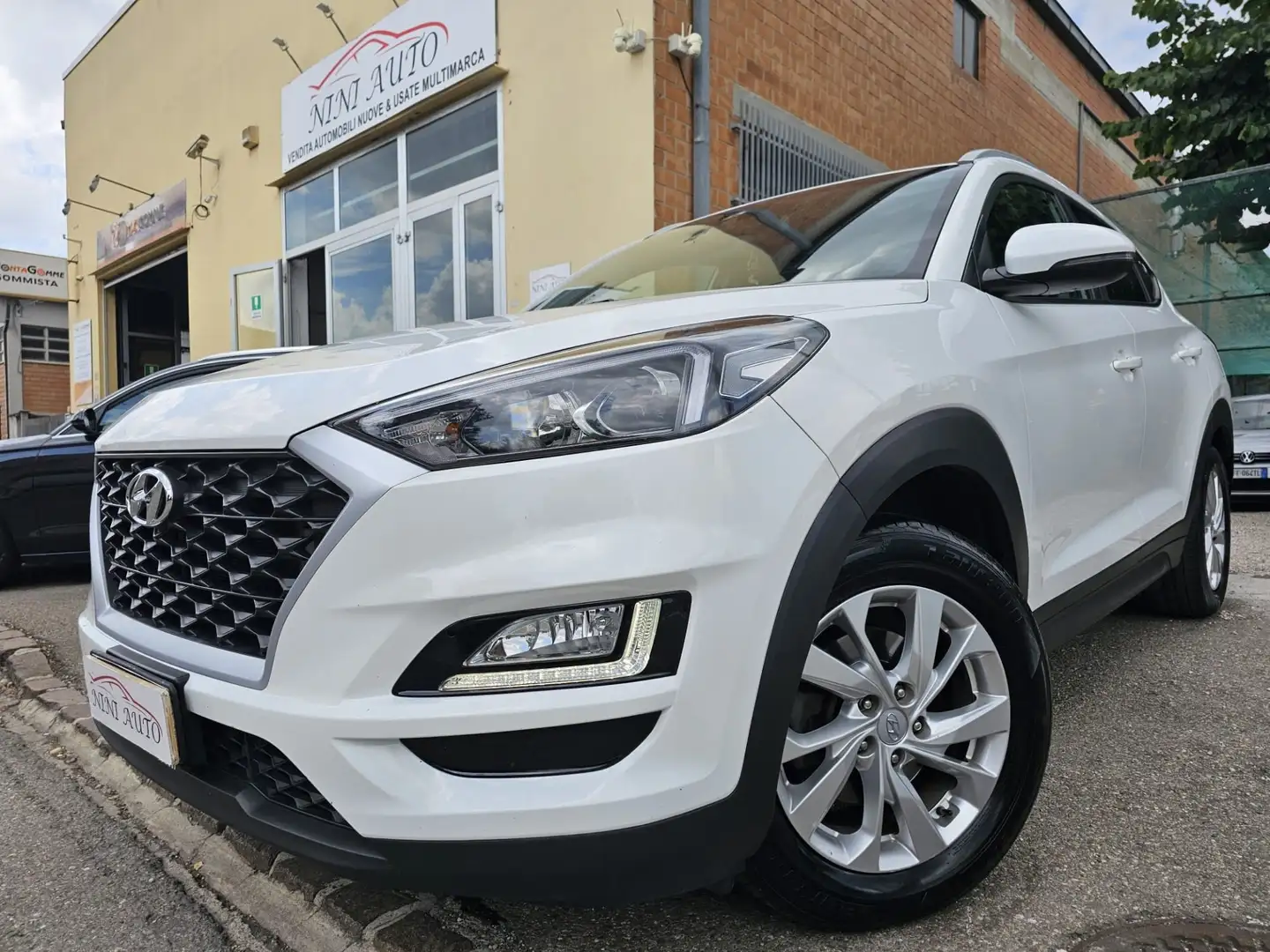 Hyundai TUCSON 1.6 CRDI 115cv X-Tech*Navi*Pdc*Retrocamera*Euro6* Bianco - 1