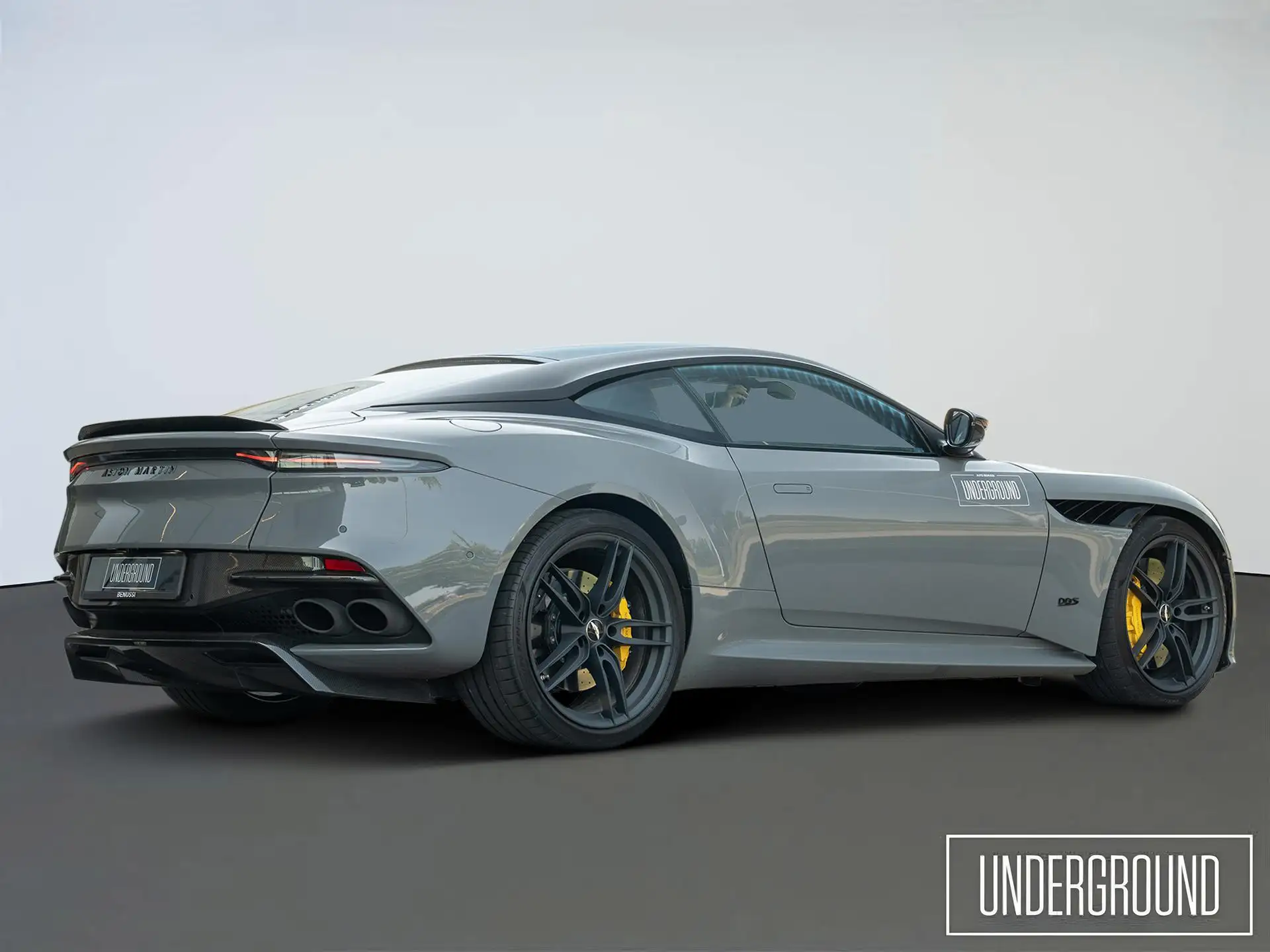 애스턴마틴 DBS Coupe 2024 실버 사진 5