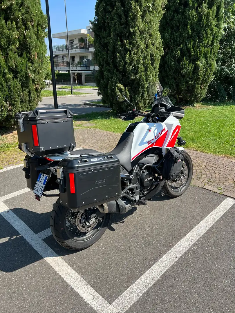 Moto Morini X-Cape 650 Touring/Off-road Full optional Bílá - 2