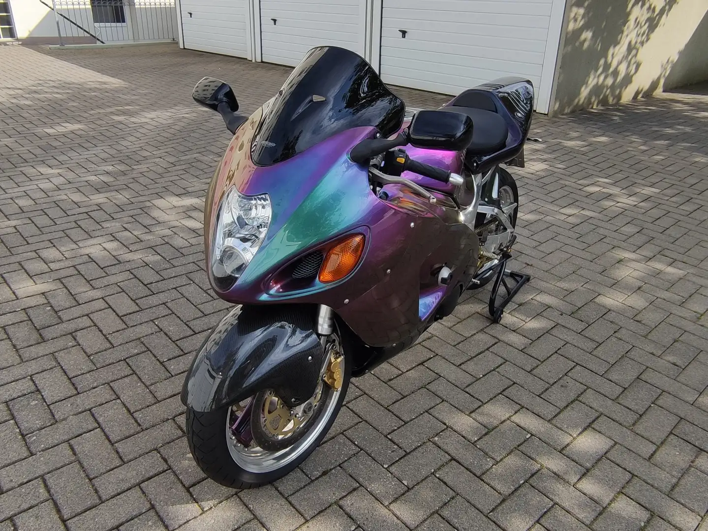 Suzuki Hayabusa GSX-1300R Fialová - 1