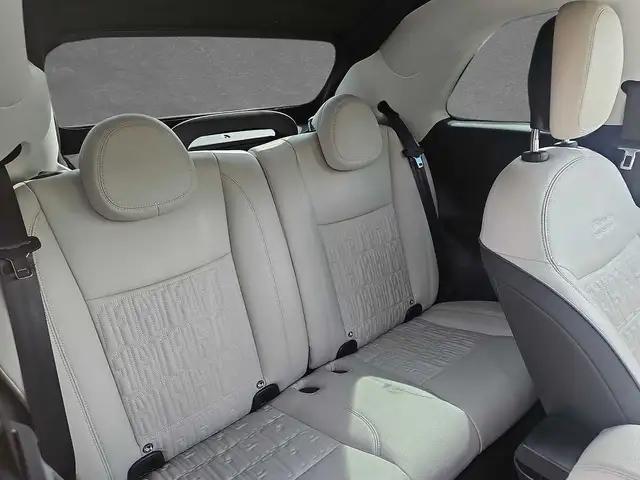 Fiat 500e view 5