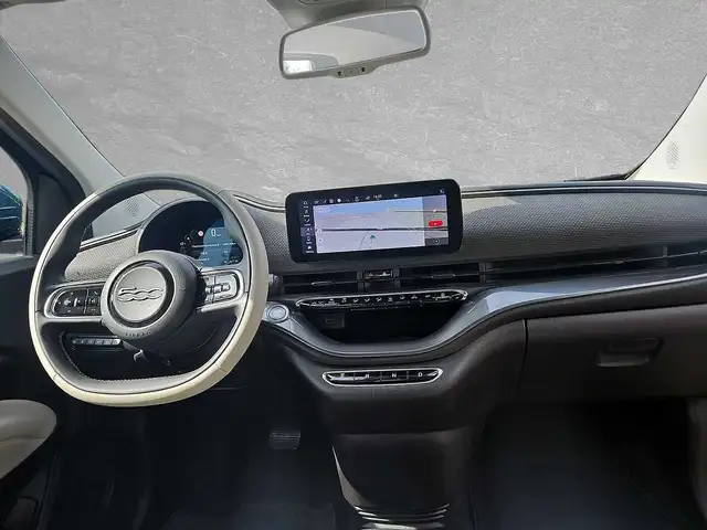 Fiat 500e view 4
