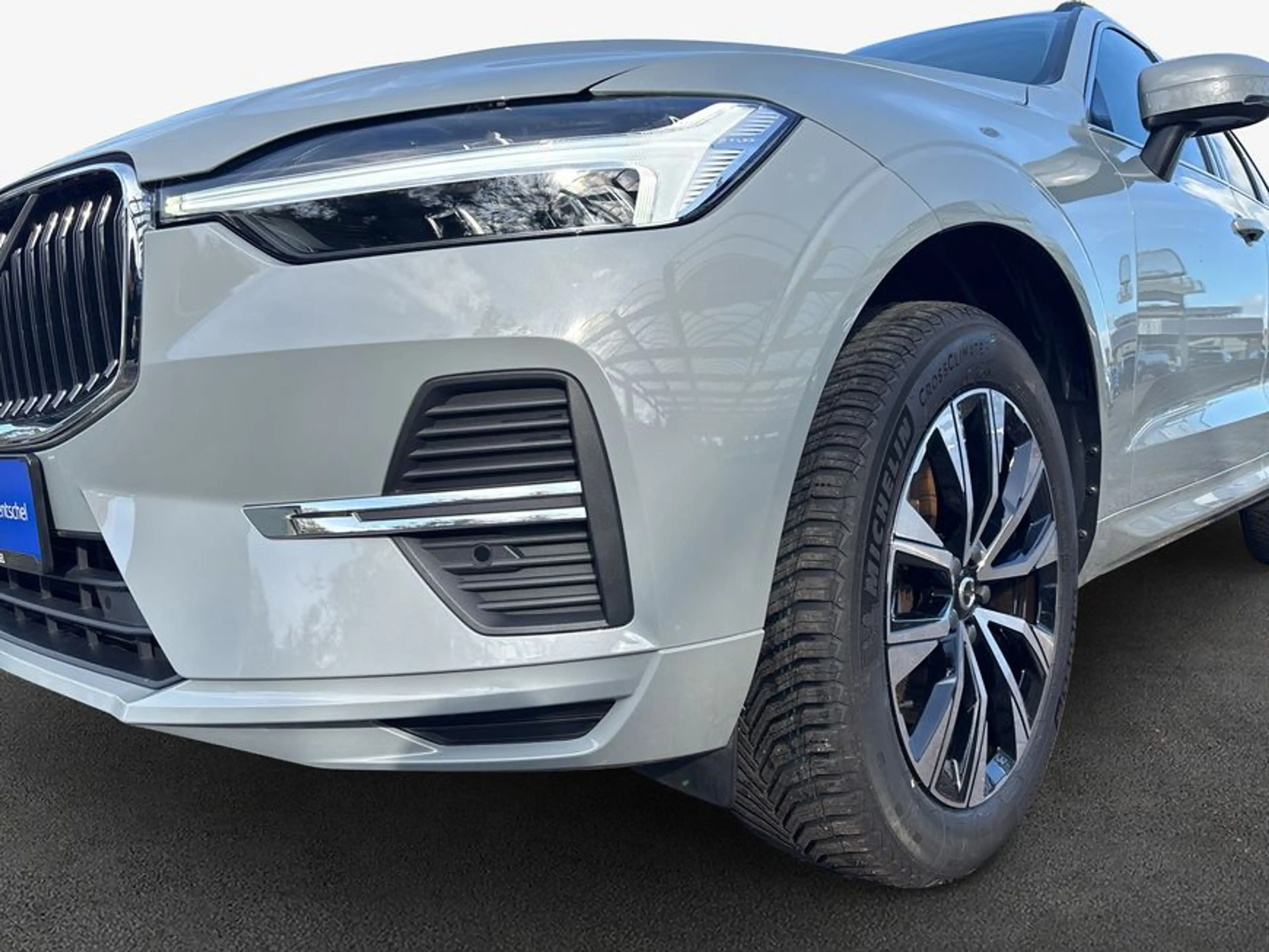 Volvo XC60 XC60 B4 D Core Sitzheiz Fahrass LM19'' Winper-P — photo 6