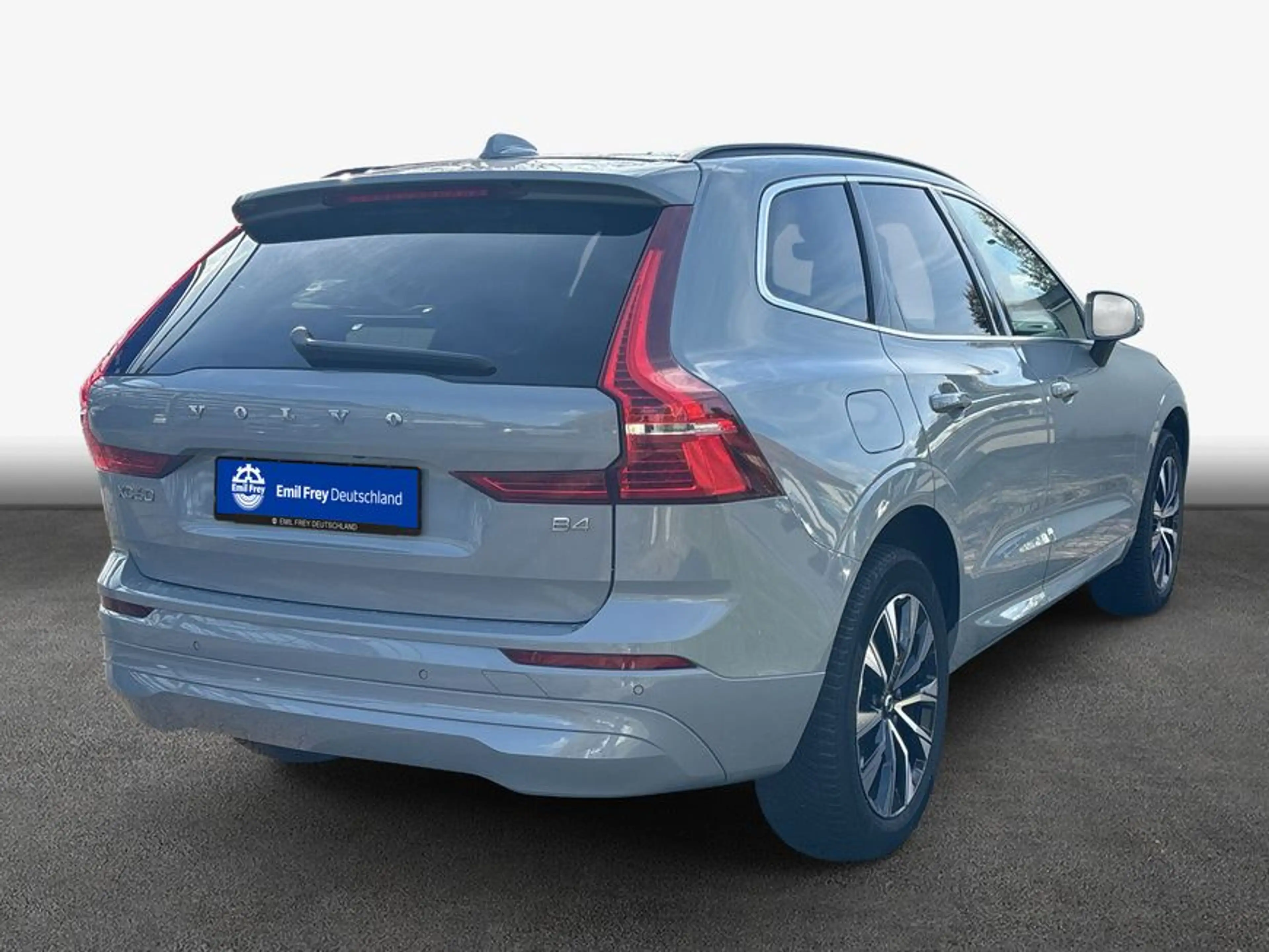 Volvo XC60 XC60 B4 D Core Sitzheiz Fahrass LM19'' Winper-P — photo 2