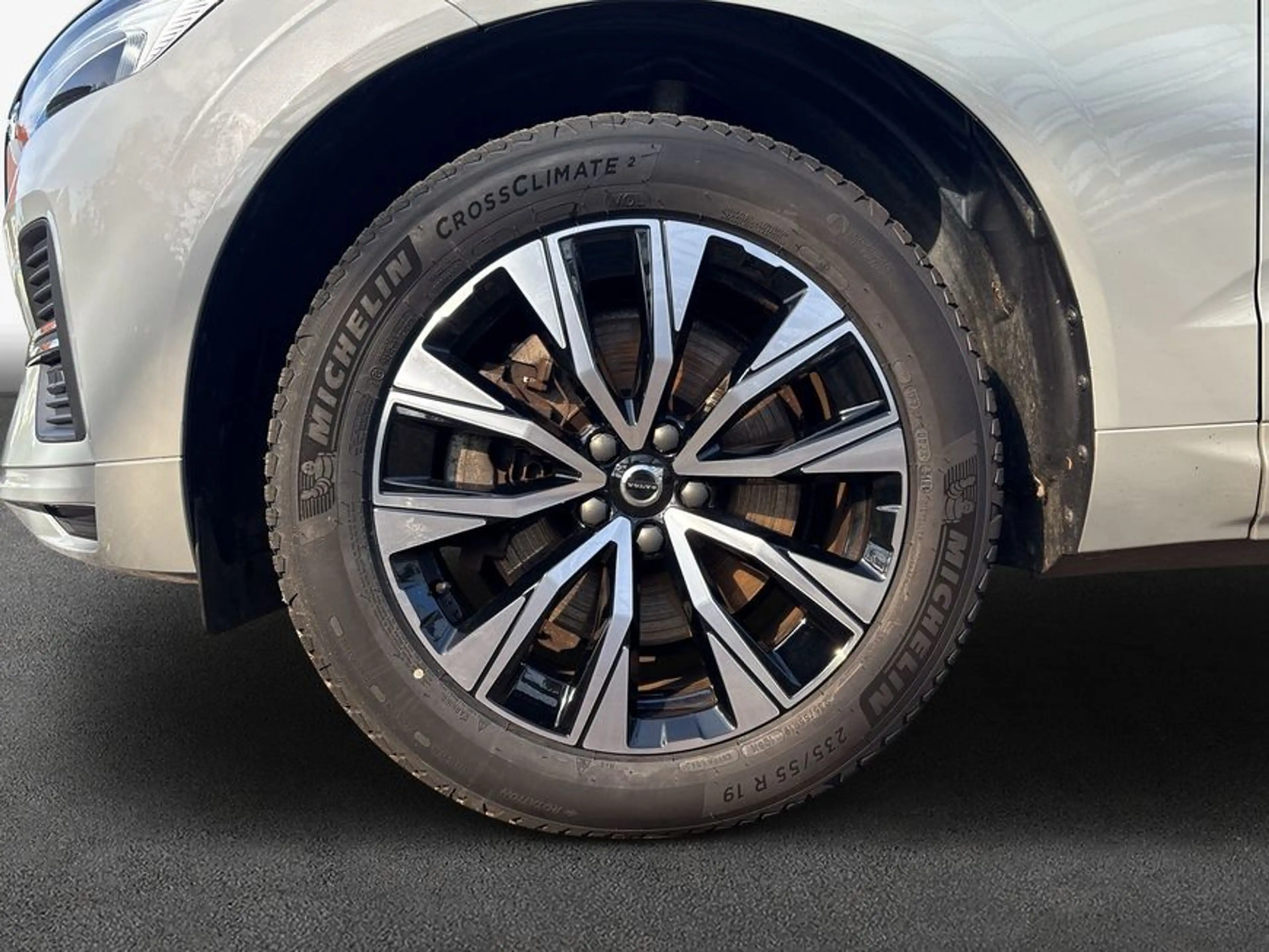 Volvo XC60 XC60 B4 D Core Sitzheiz Fahrass LM19'' Winper-P — photo 7