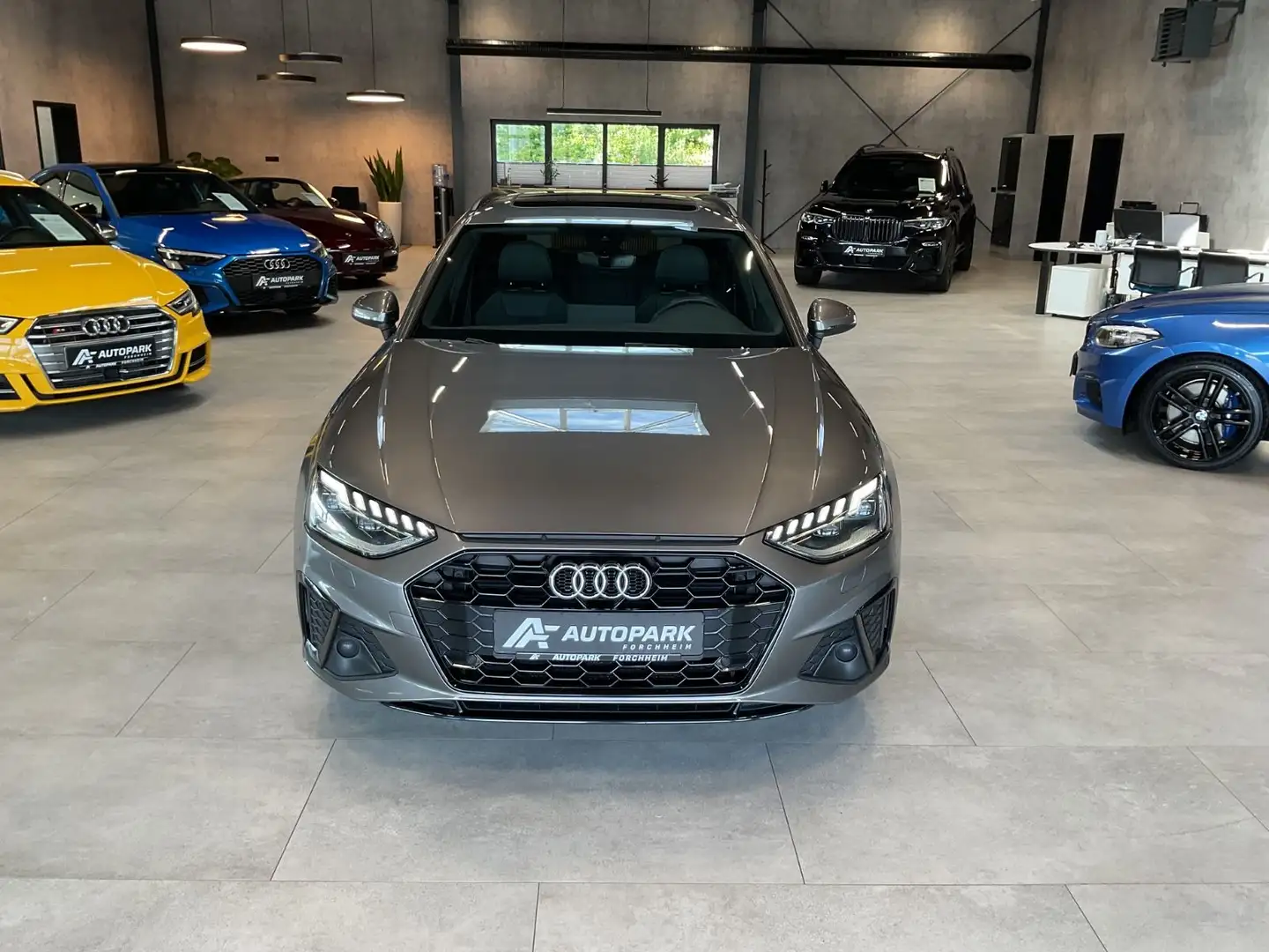 Audi A4 Av. 35 TDI S line AHK Matrix Pano Stand. 19" Grau - 2