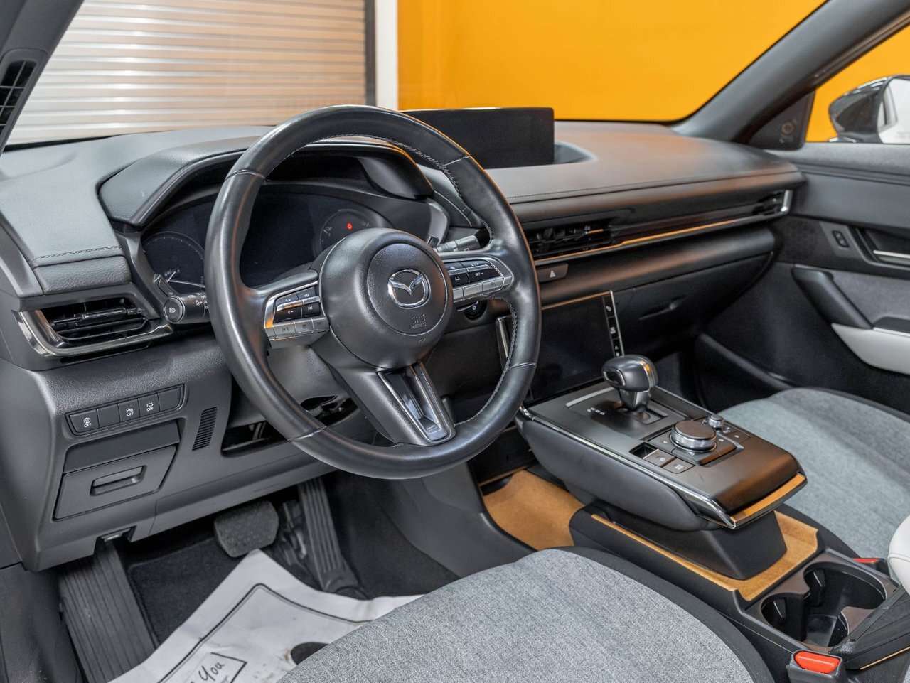 2023 Mazda MX-30 GS E-SKY *NAV* CHARGE RAPIDE SIEGES CHAUF REG ADAP — снимка 1