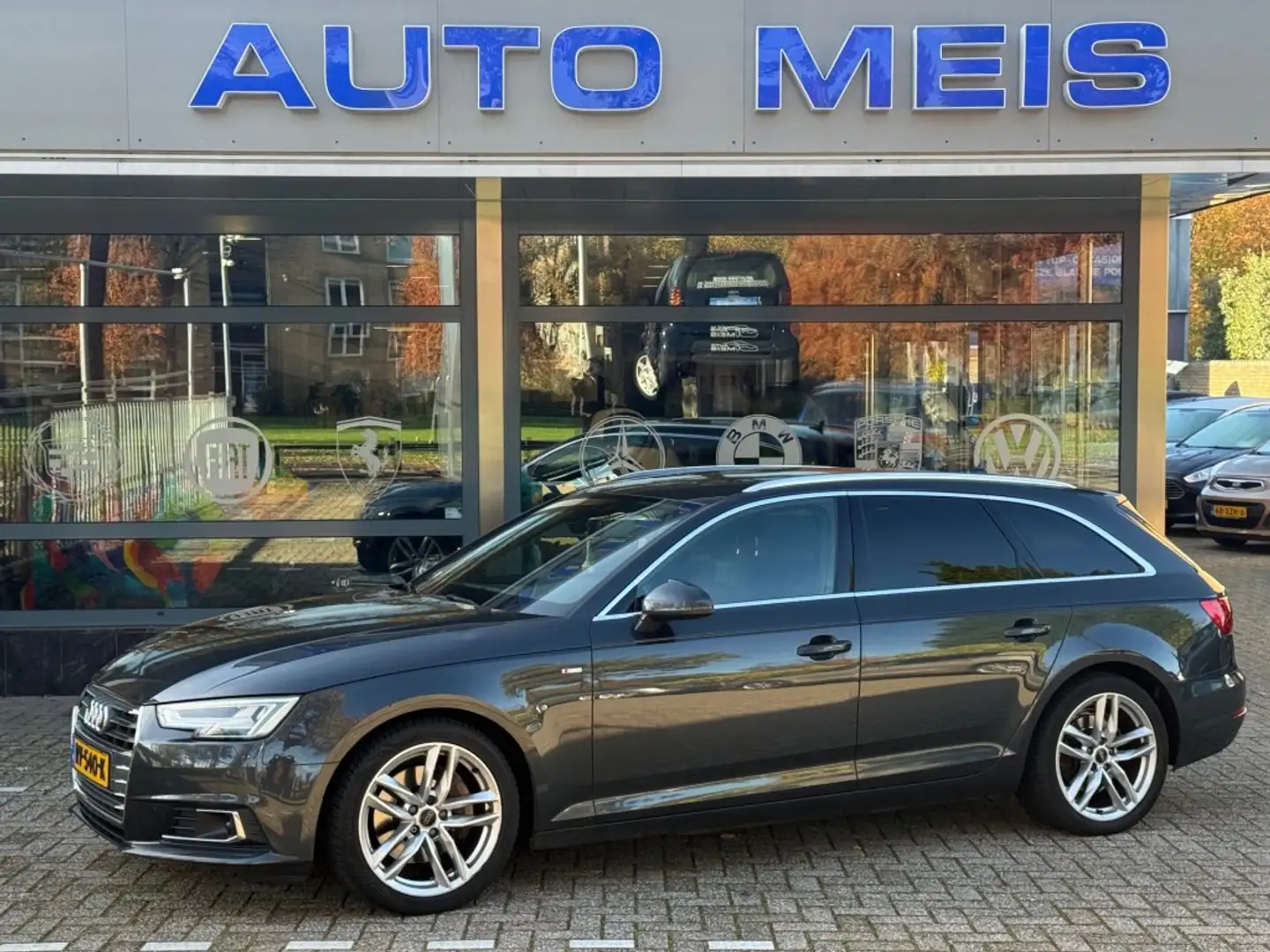 Audi A4 2.0 TDI Quattro Sport Pro Line S Automaat Navi Cam Grijs - 1