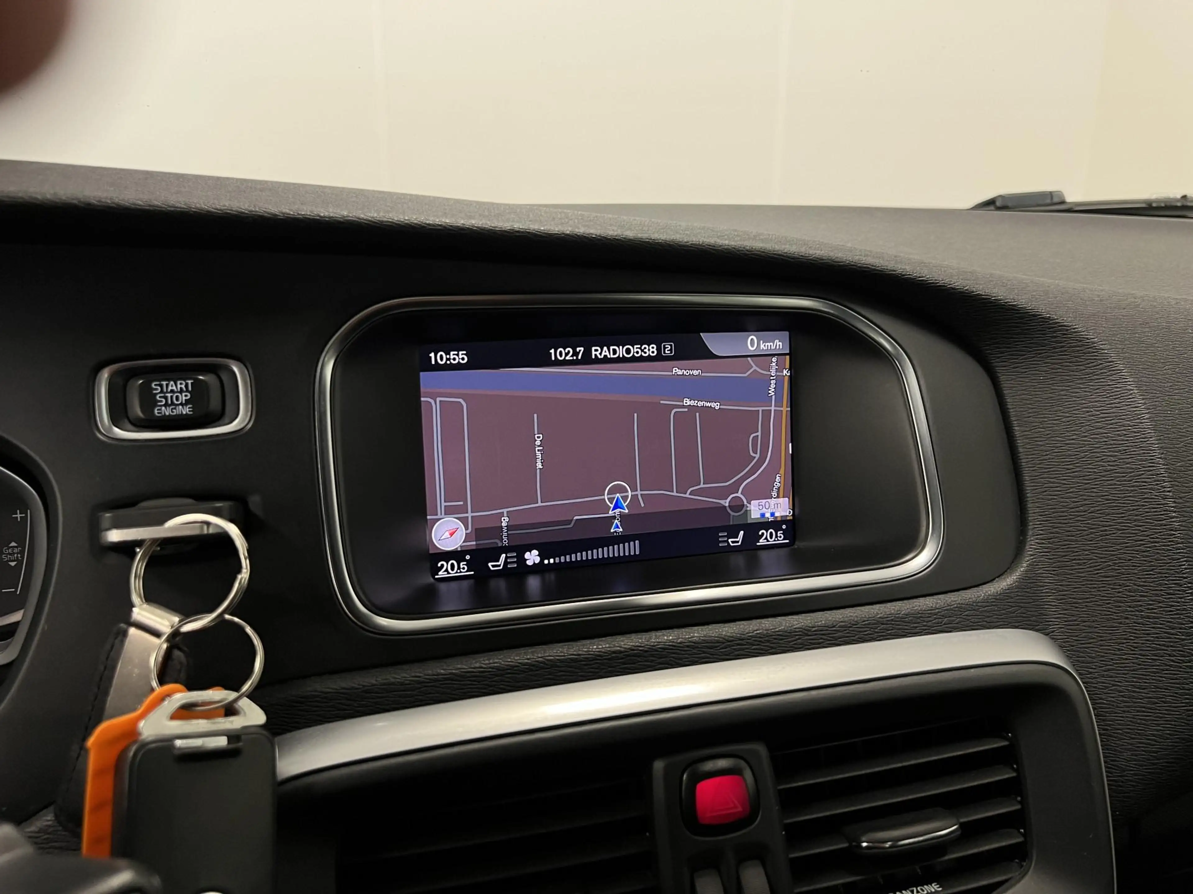 Volvo V40 2.0 T4 R-design Business Sport / Panodak / Stoelve — photo 11
