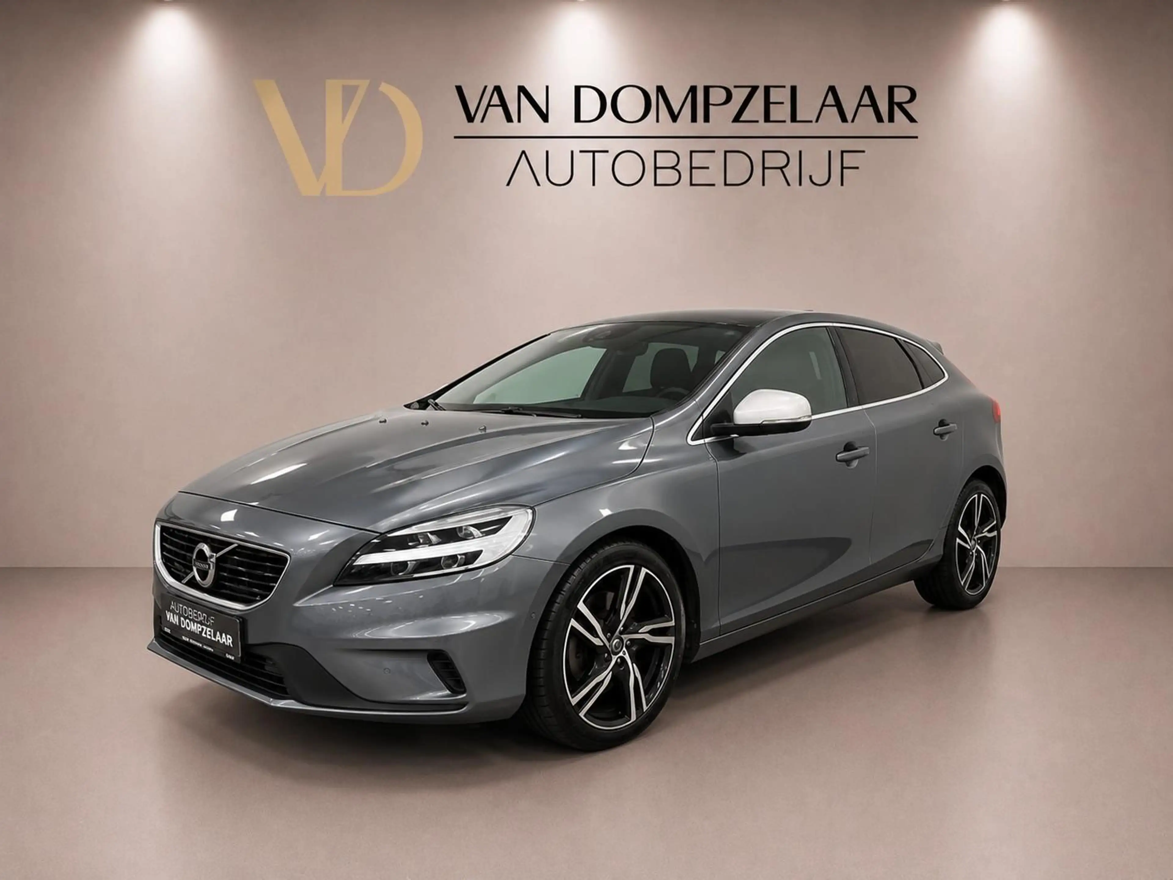 Volvo V40 2.0 T4 R-design Business Sport / Panodak / Stoelve