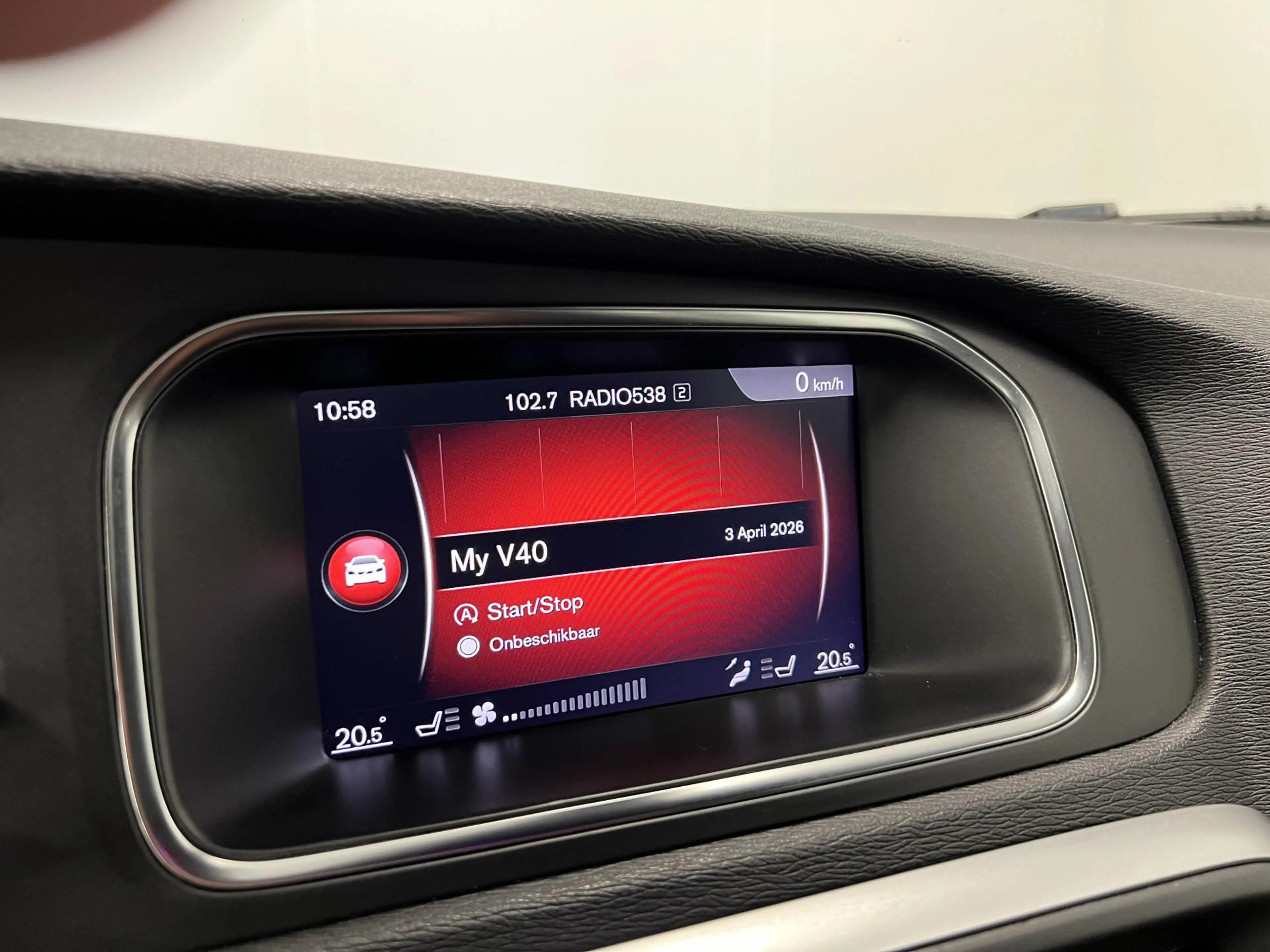 Volvo V40 2.0 T4 R-design Business Sport / Panodak / Stoelve — photo 14