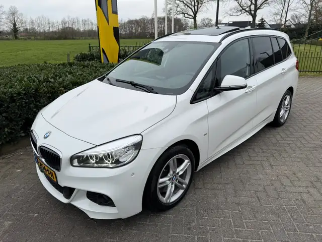 BMW 220 High Executive M Sport Aut.8 Pano / Keyless