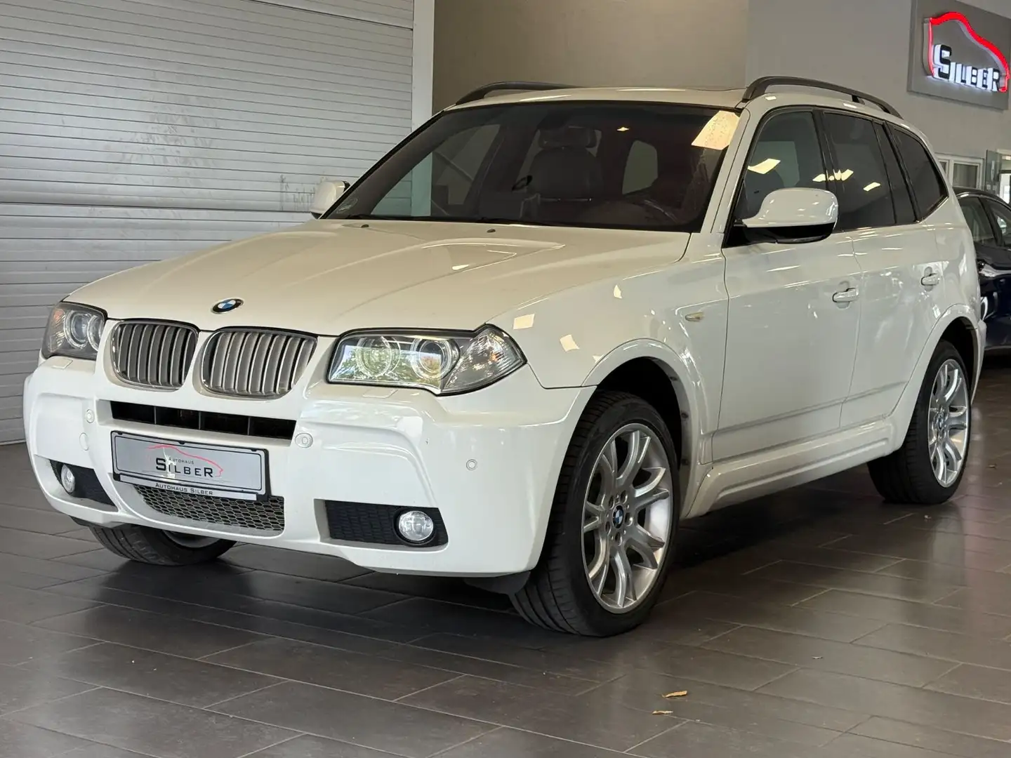 BMW X3 xDrive 20d AHK/Pano/Xenon/Sportsitz/Shadow Blanc - 1