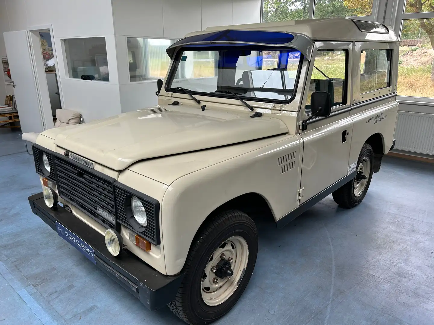 Land Rover Defender 90 / 88 Santana Oldtimer mit H-Zulassung rostfrei Beige - 2