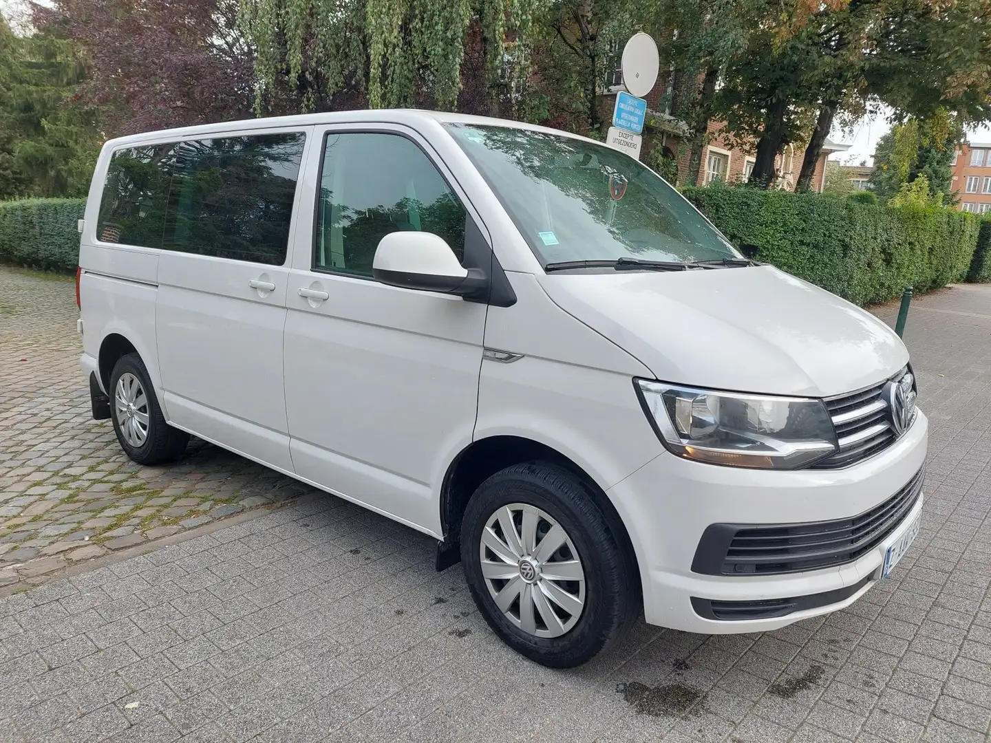 Volkswagen T6 Caravelle 2.0 TDi SCR BMT 70 Years Bulli Wit - 2
