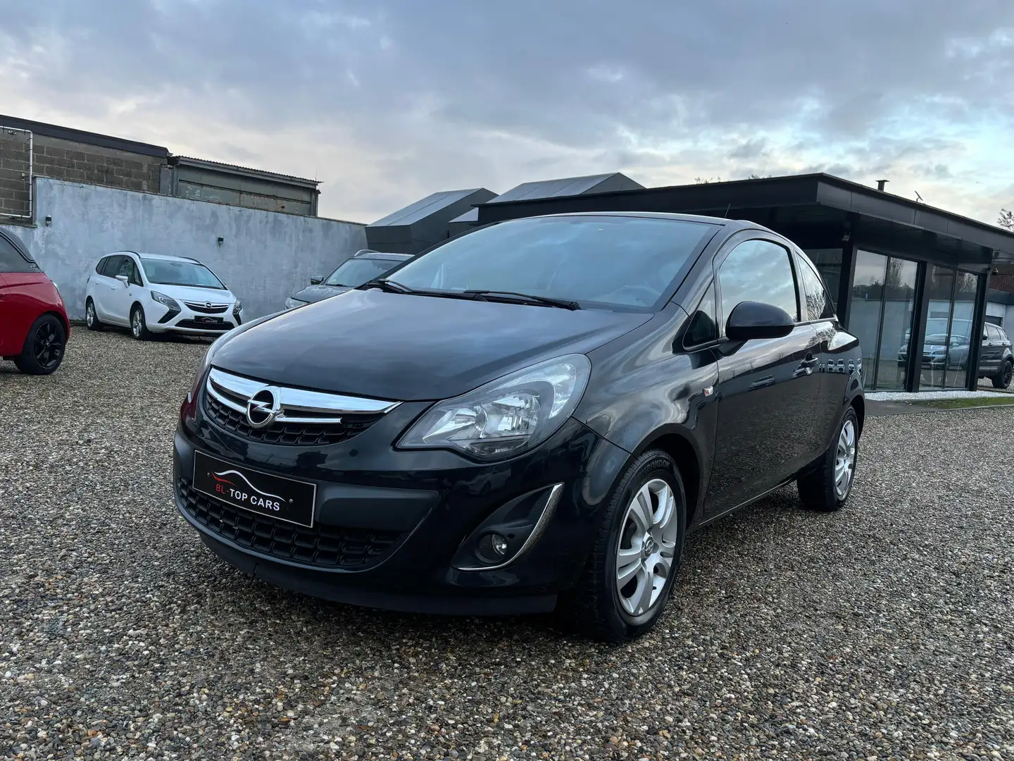 Opel Corsa Corsa 1.2i Enjoy Active Noir - 1