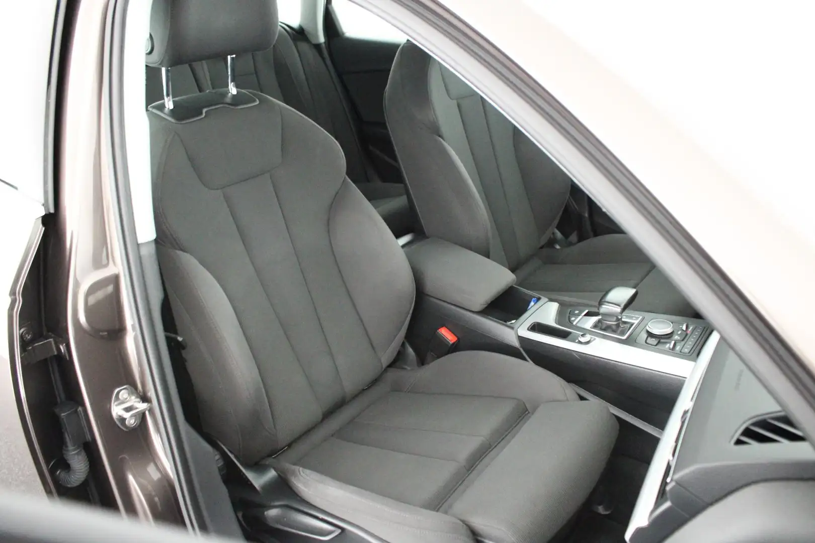 Audi A4 Avant 1.4 TFSI 150pk S-Tronic Sport Trekhaak Led N Bruin - 2