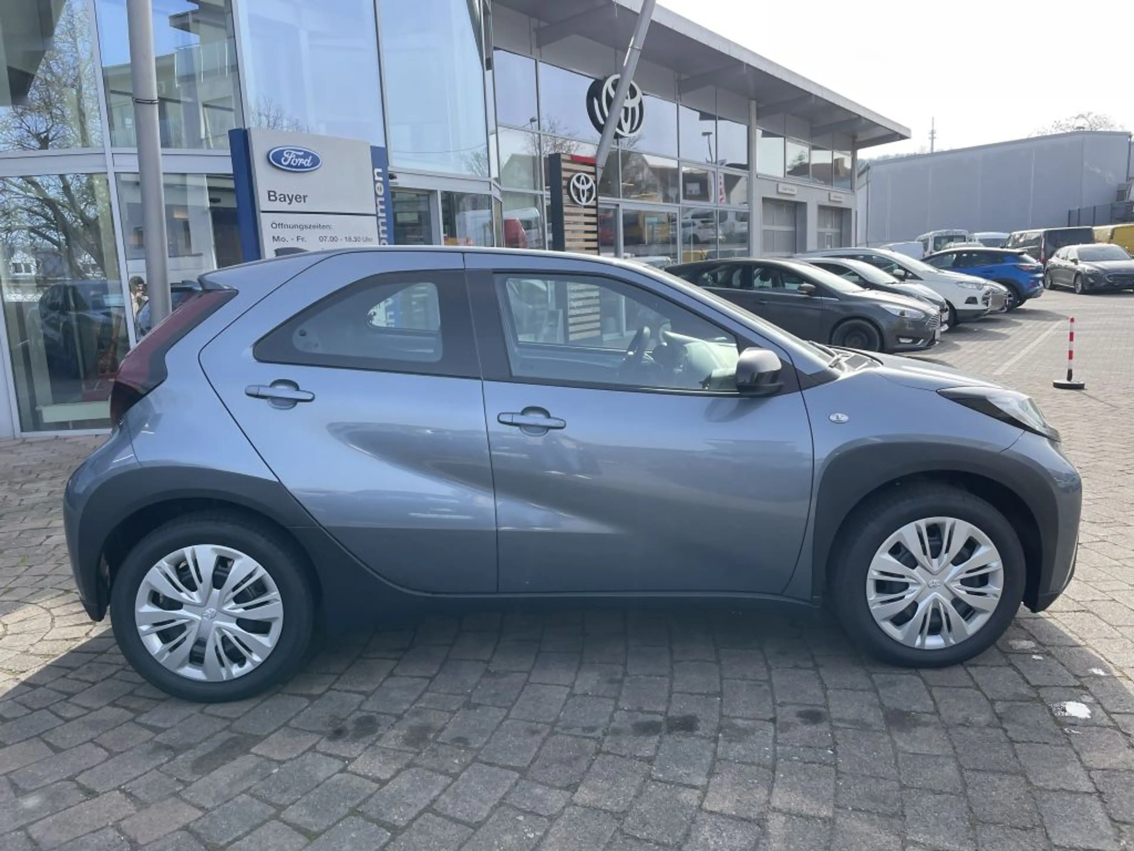 Toyota Aygo X Play — photo 2
