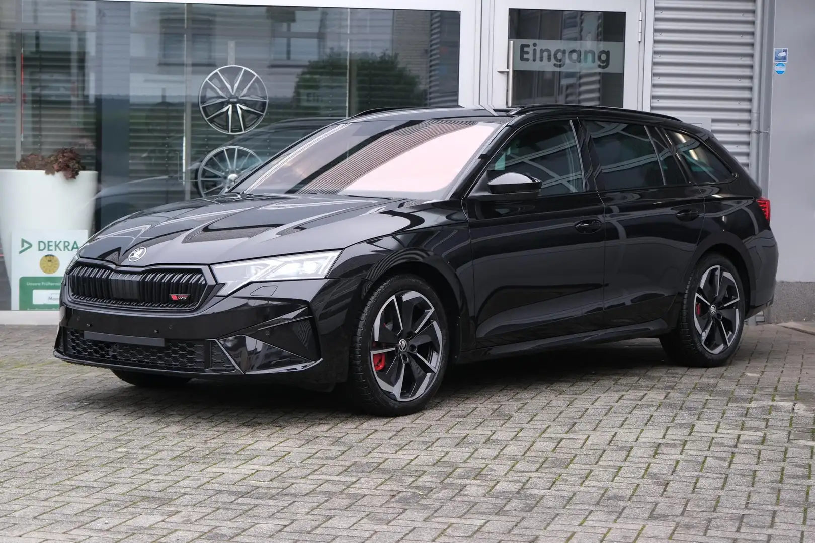 Skoda Octavia Combi RS 2.0TSI DSG Head-up AHK Side-Assist Mat... Schwarz - 1