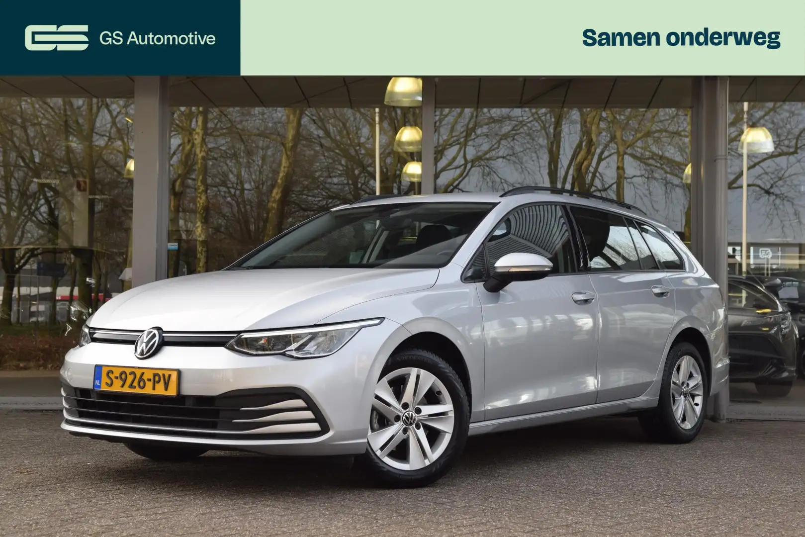 Volkswagen Golf Variant 1.0 eTSI Life DSG met Winterpack/Carplay/Nav/Pdc Grijs - 1