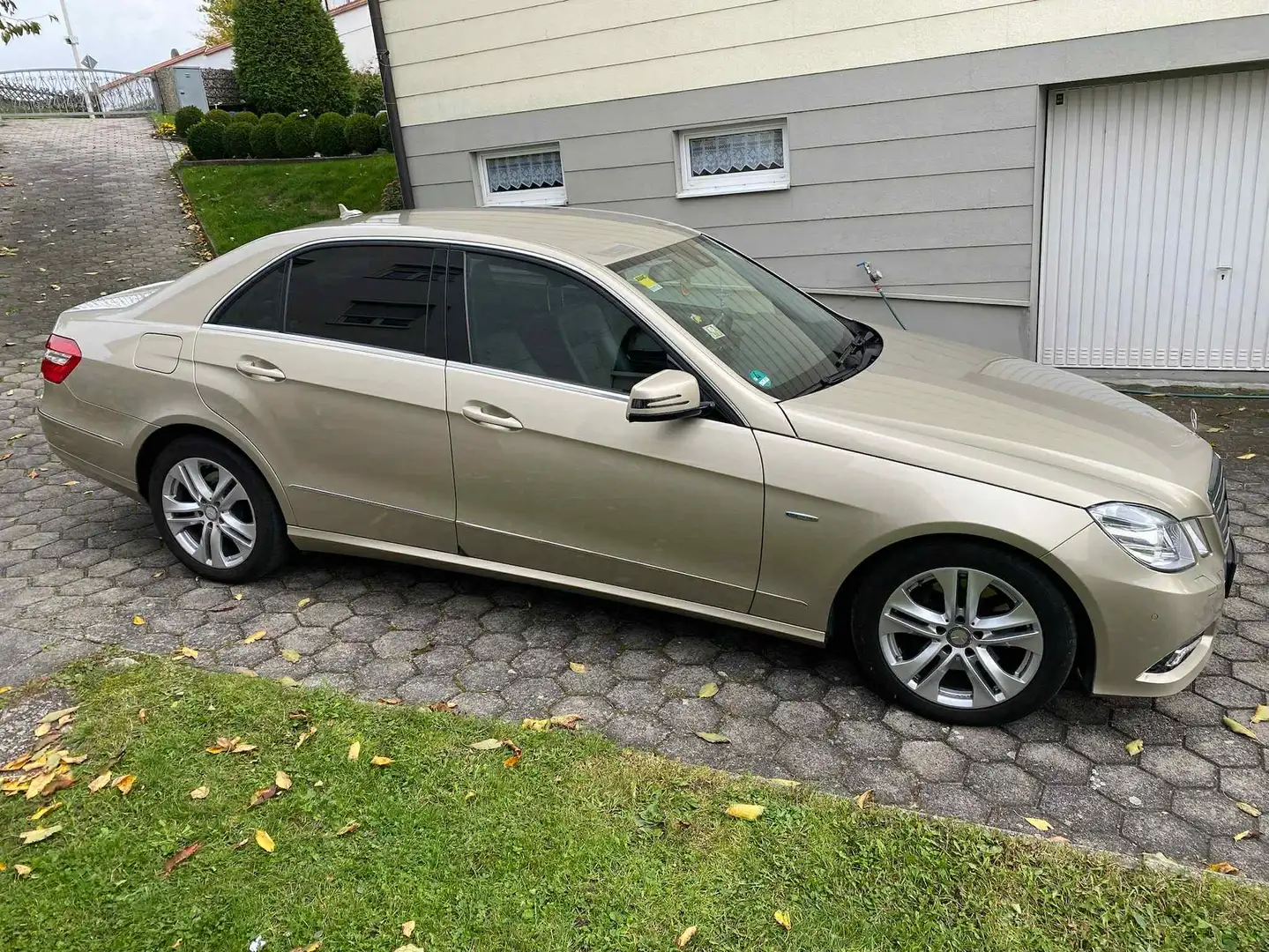 Mercedes-Benz E 350 CDI DPF 4Matic BlueEFFICIENCY 7G-TRONIC Avantgarde Bronze - 2