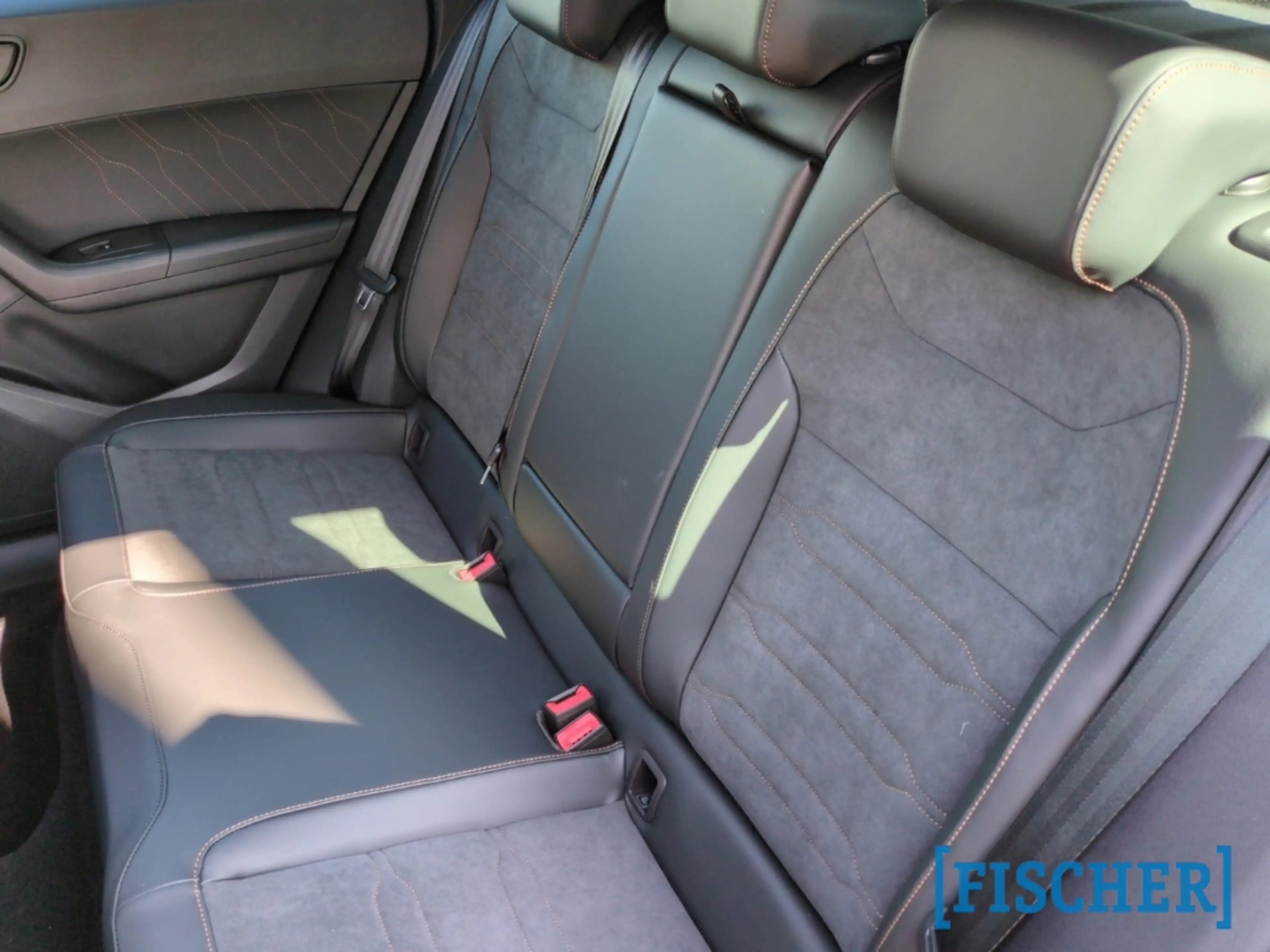 CUPRA Ateca VZ 4Drive AD AHK-klappbar Navi Digitales Cockpit M — photo 11
