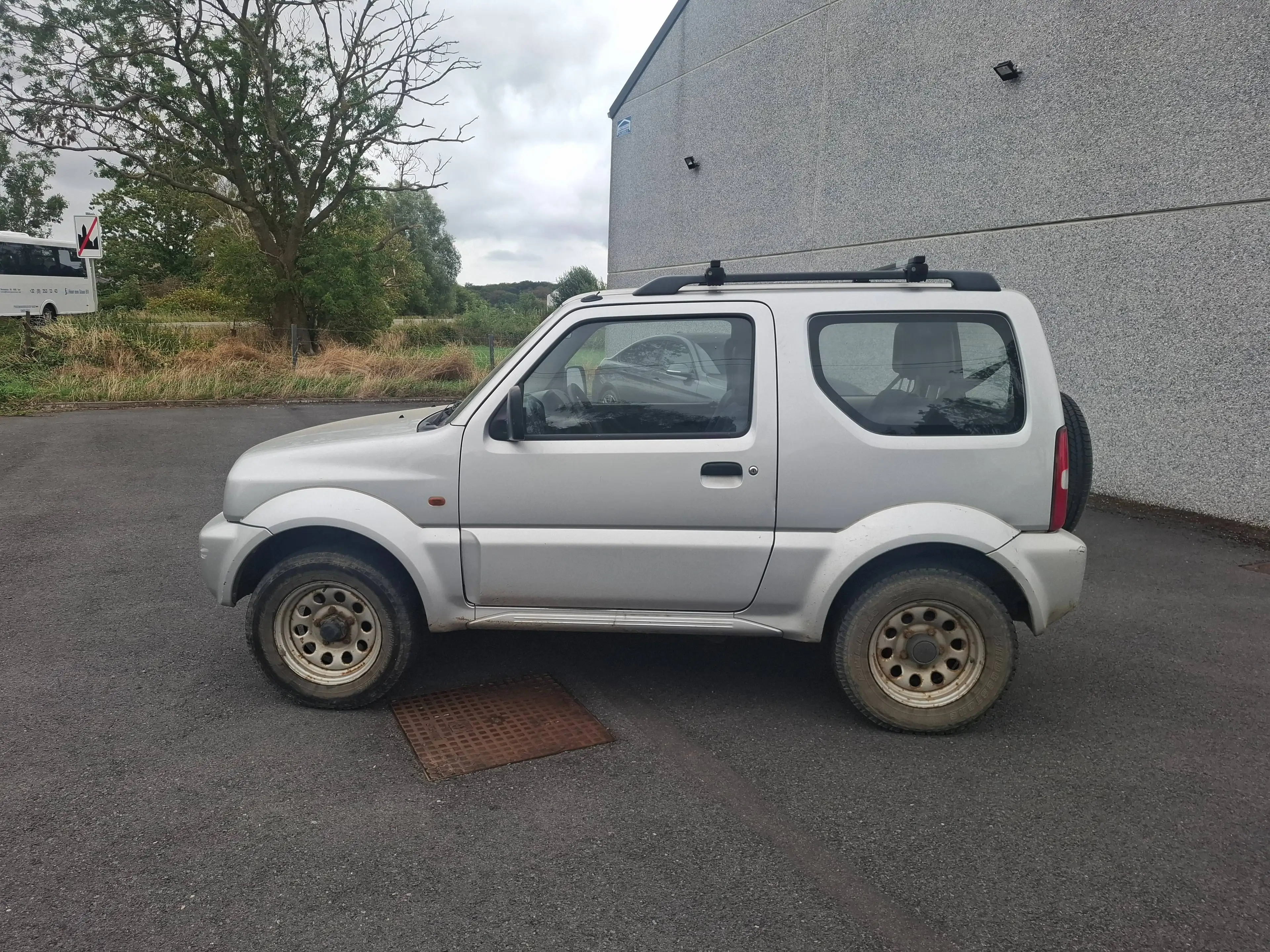 Suzuki Jimny — photo 6