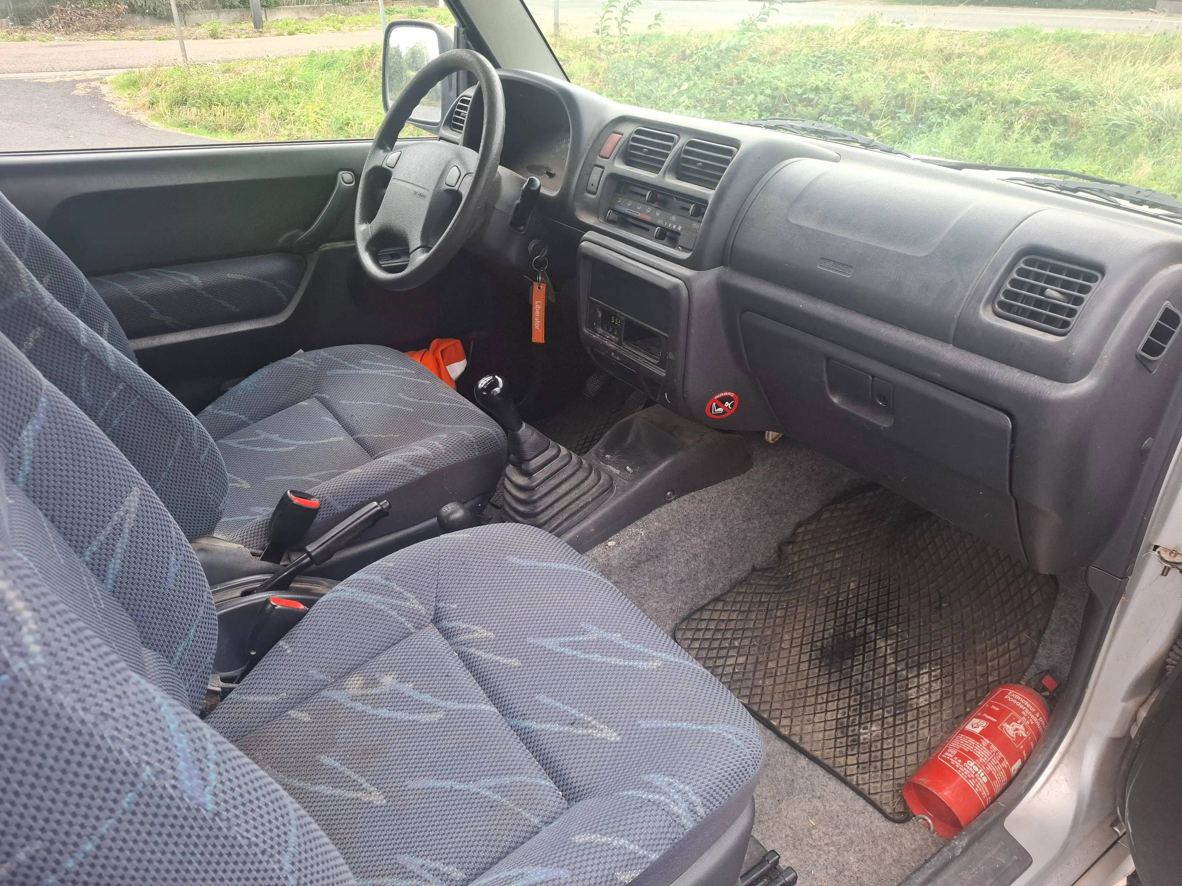 Suzuki Jimny — photo 11