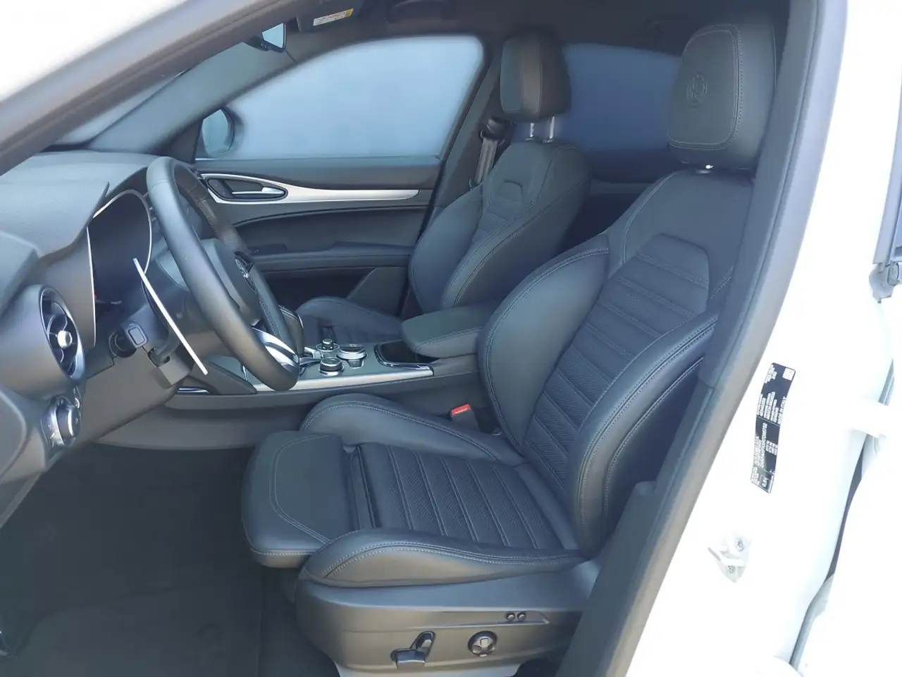 Alfa Romeo Stelvio 2025