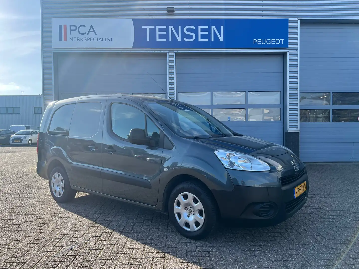 Peugeot Partner 122 1.6 e-HDI L2 XR | Airco | Trekhaak | Nieuwe di - 1