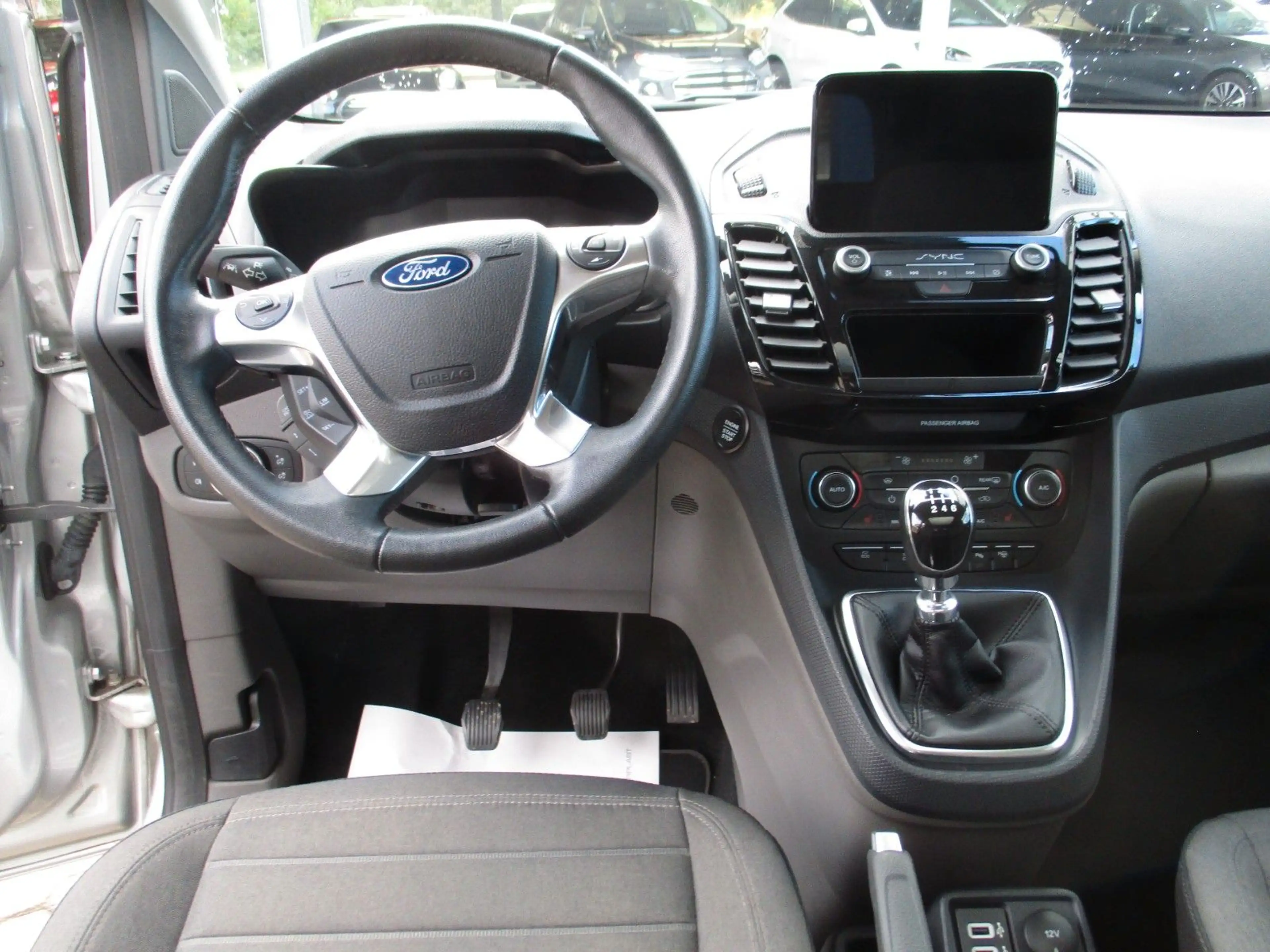 Ford Grand Tourneo Connect Titanium / ACC / Xenon — photo 6
