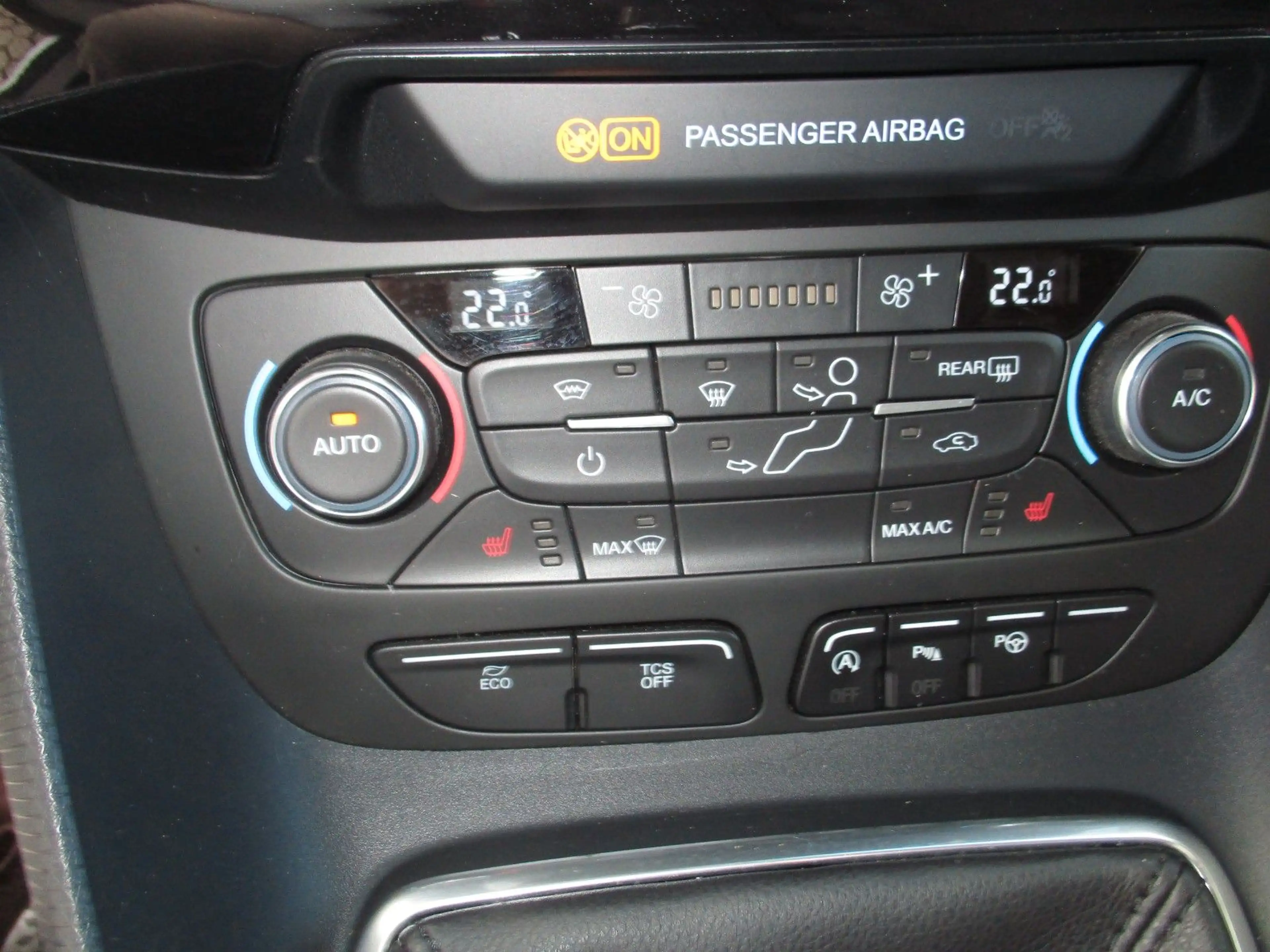 Ford Grand Tourneo Connect Titanium / ACC / Xenon — photo 11