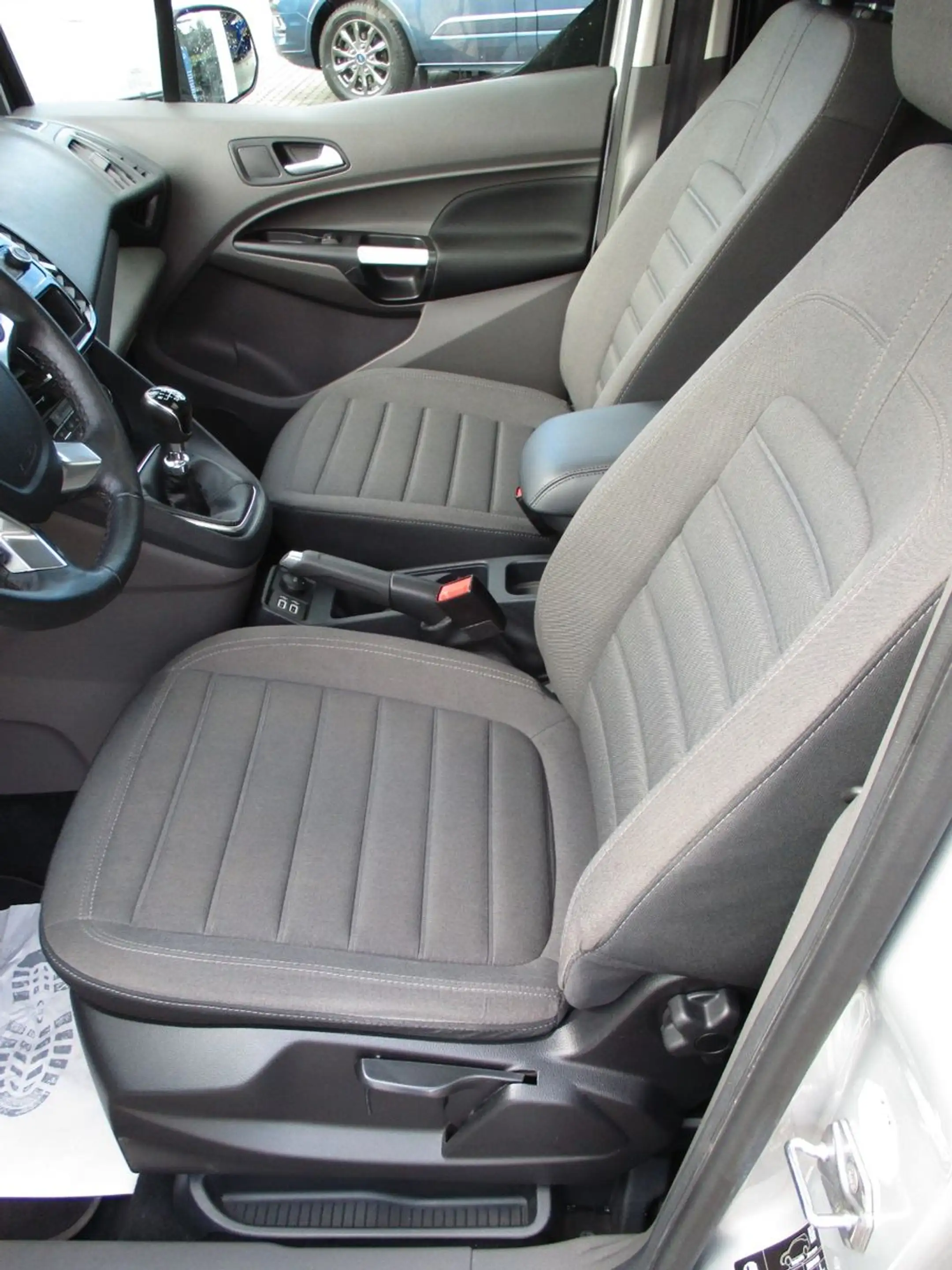 Ford Grand Tourneo Connect Titanium / ACC / Xenon — photo 4