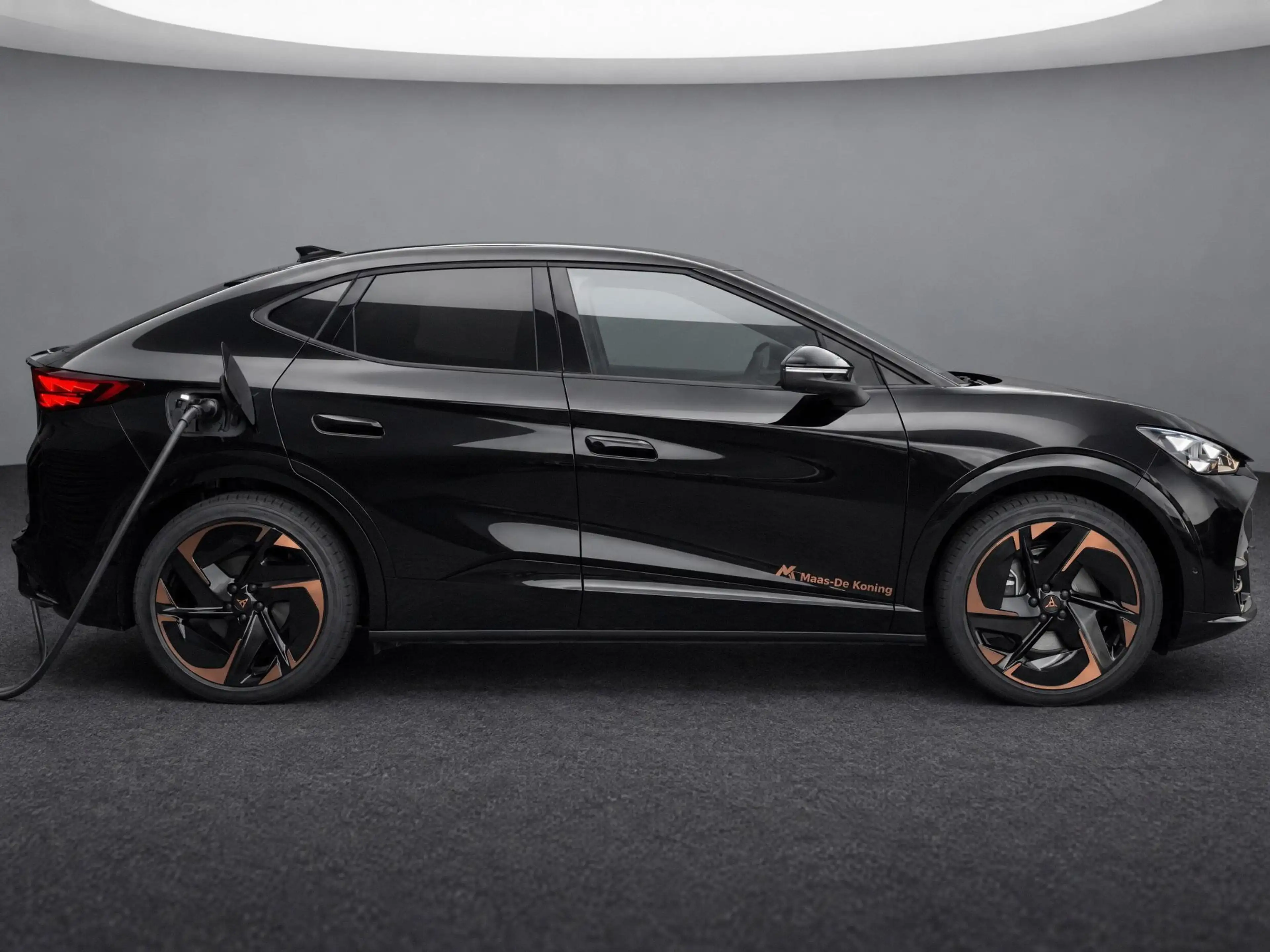CUPRA Tavascan Adrenaline 82 kWh 286 PK l Panoramadak l 21" Katla — photo 4
