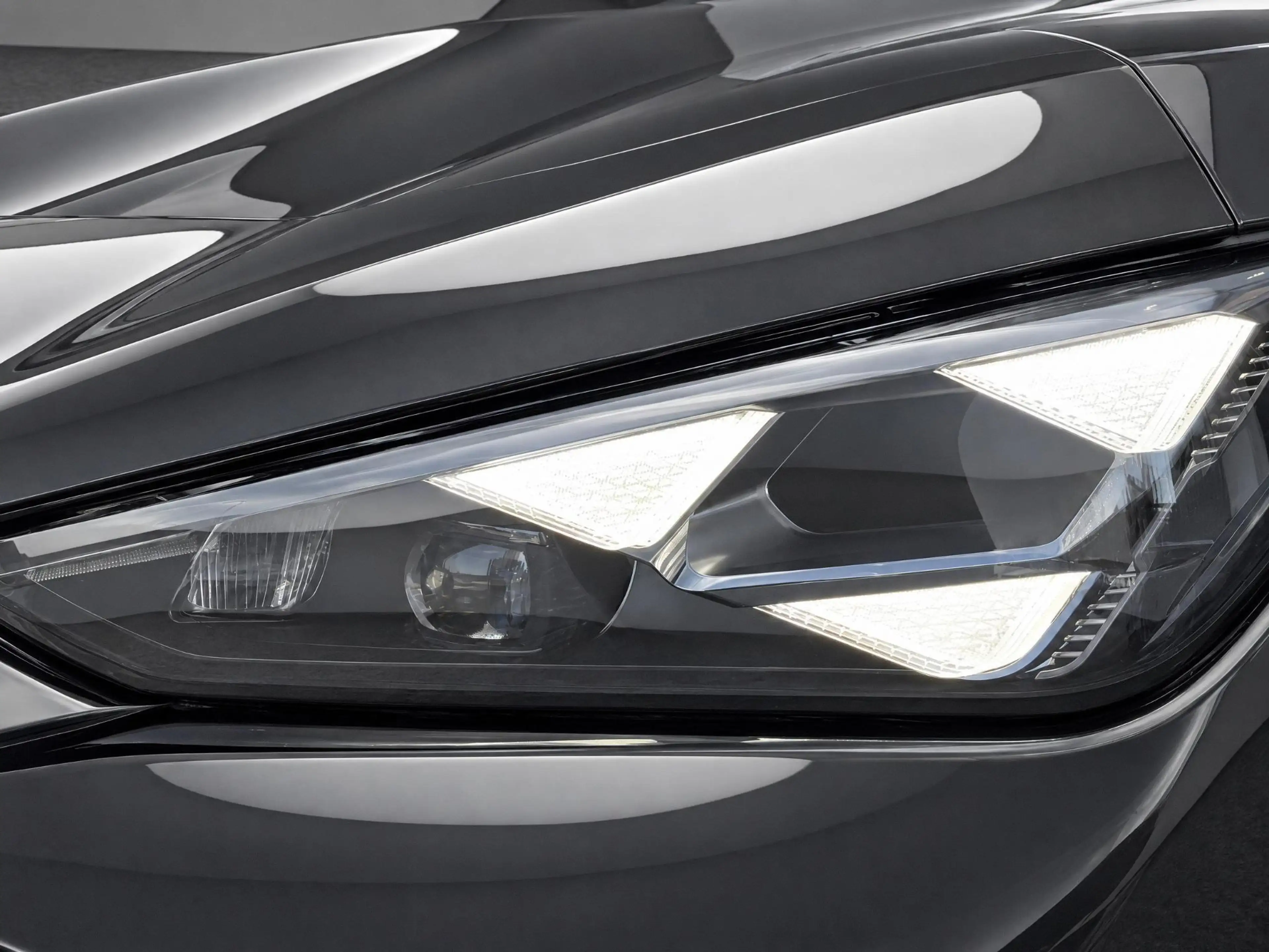 CUPRA Tavascan Adrenaline 82 kWh 286 PK l Panoramadak l 21" Katla — photo 3
